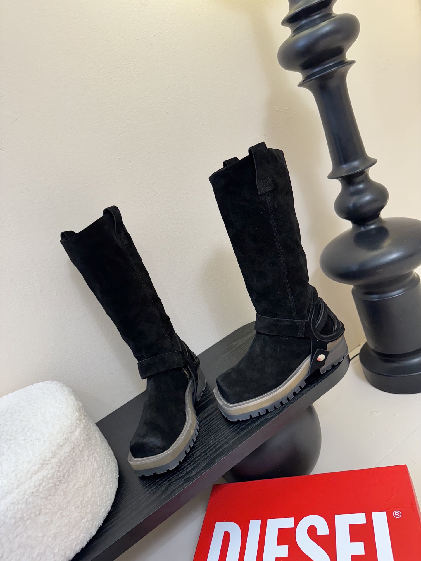 “Rebel Fashion: DIESEI Oval D 25AW Knight Boots Review” - 图片 3
