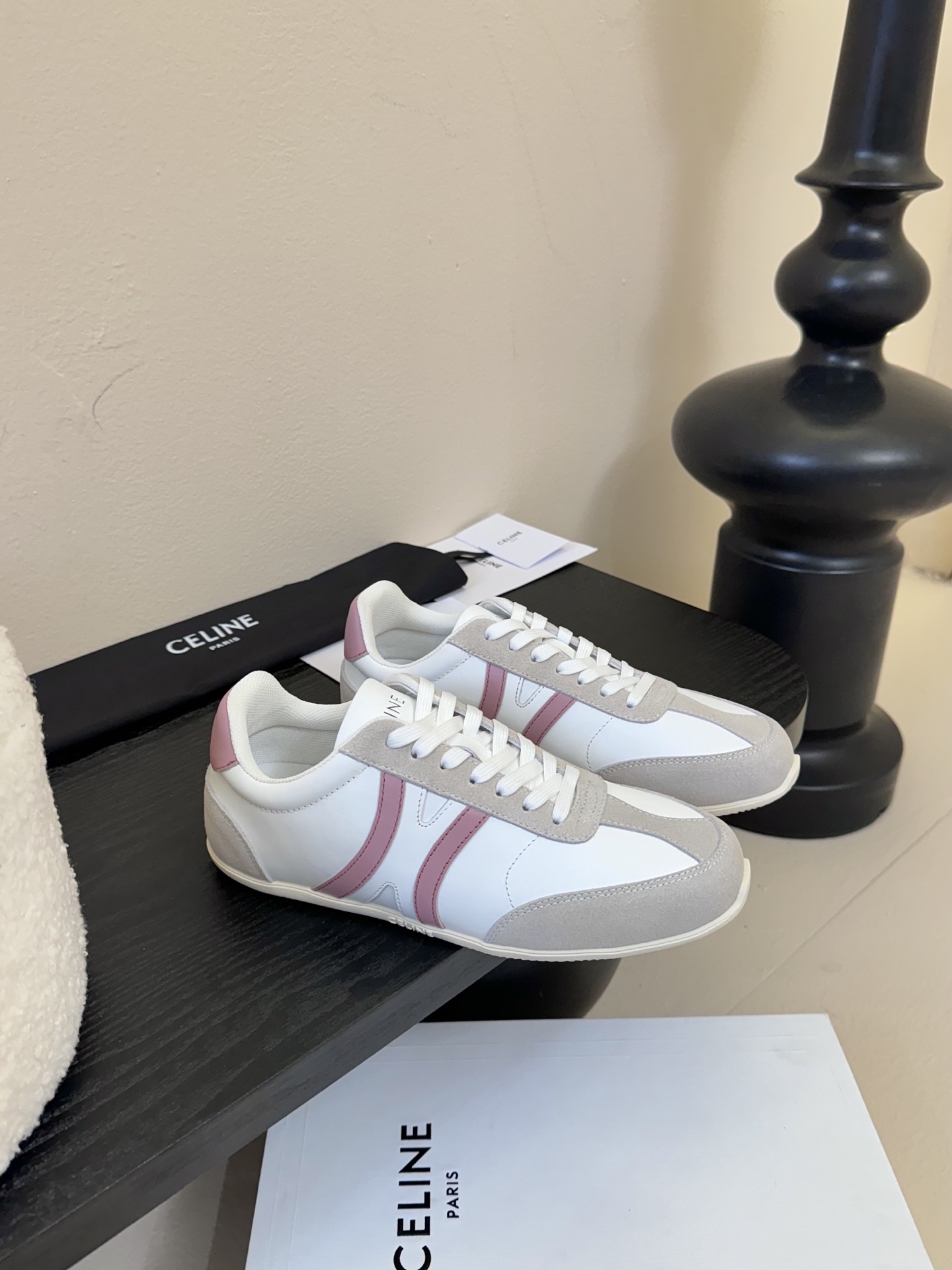
CELINE 休闲运动鞋‼️整双鞋子采购Zp开发打造，全部定制材料，独家开模大底，细节全部对版出货，连