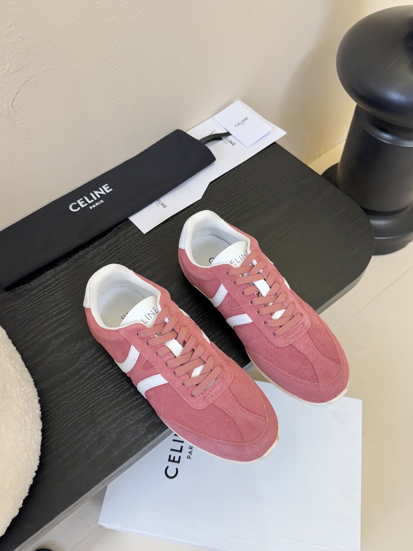 
CELINE 休闲运动鞋‼️整双鞋子采购Zp开发打造，全部定制材料，独家开模大底，细节全部对版出货，连