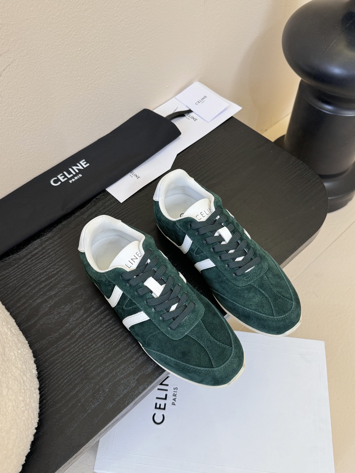 
CELINE 休闲运动鞋‼️整双鞋子采购Zp开发打造，全部定制材料，独家开模大底，细节全部对版出货，连