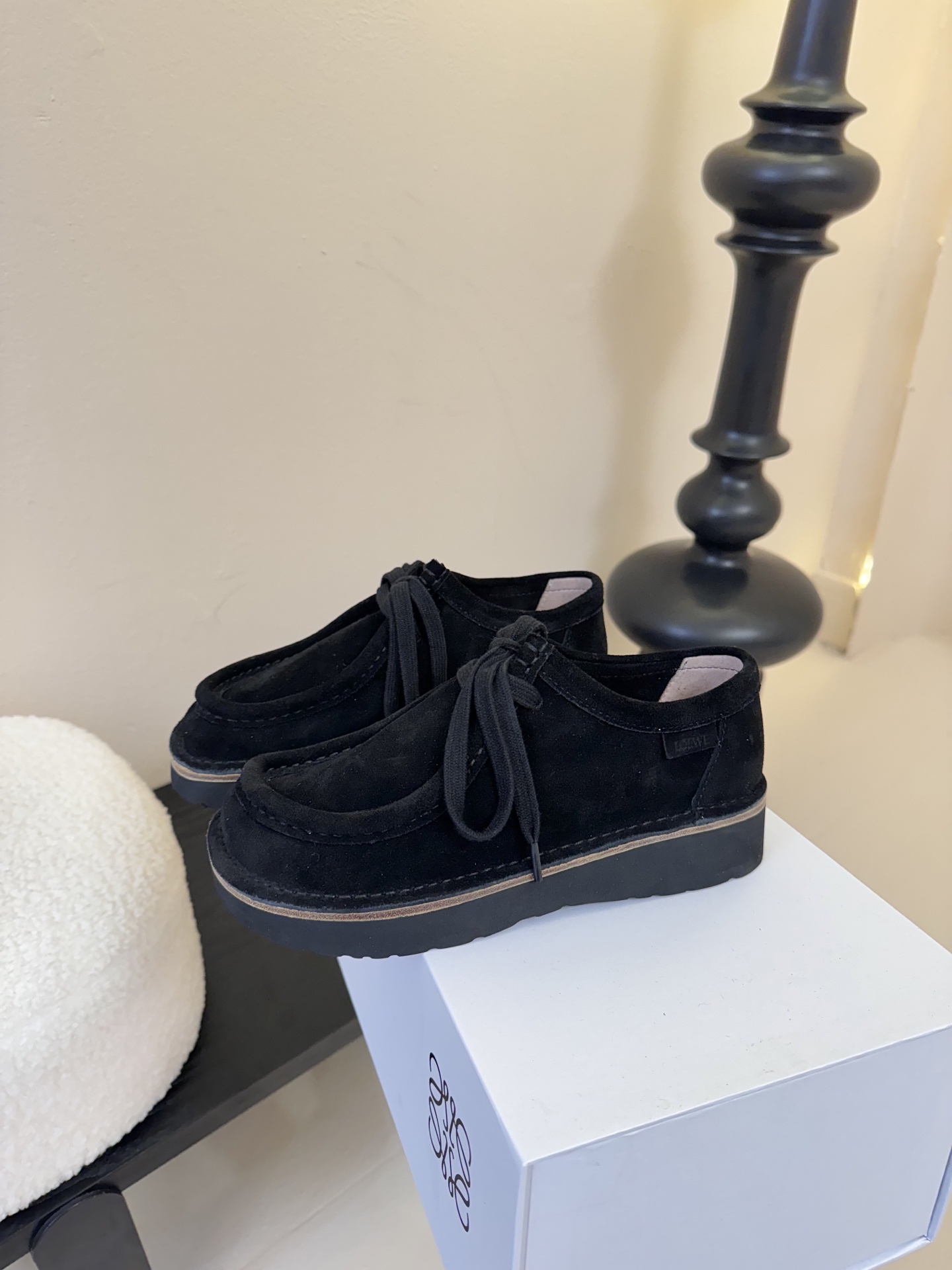  男➕20
LOEWE  罗意威 25秋冬新款乐福鞋 新品 实力来袭  
圆头圆脑的鞋头可可爱爱  一鞋