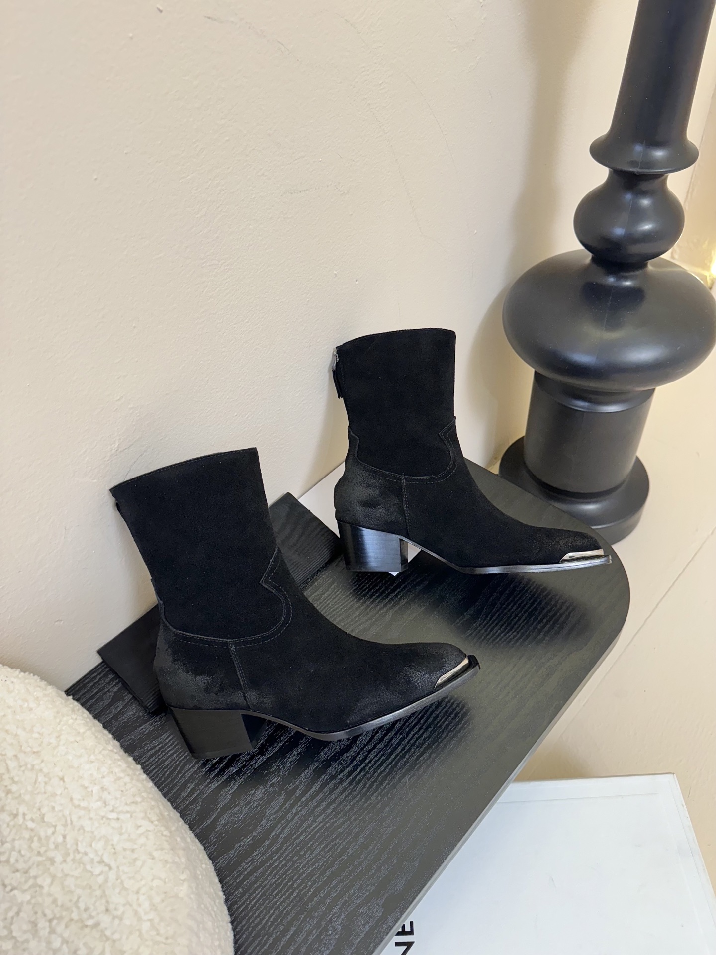 CELINE 思琳专柜秋冬最新时装靴、走秀款时尚博主同款 早秋力推单品！复古欧美风格 炸街必备单品 ✔️