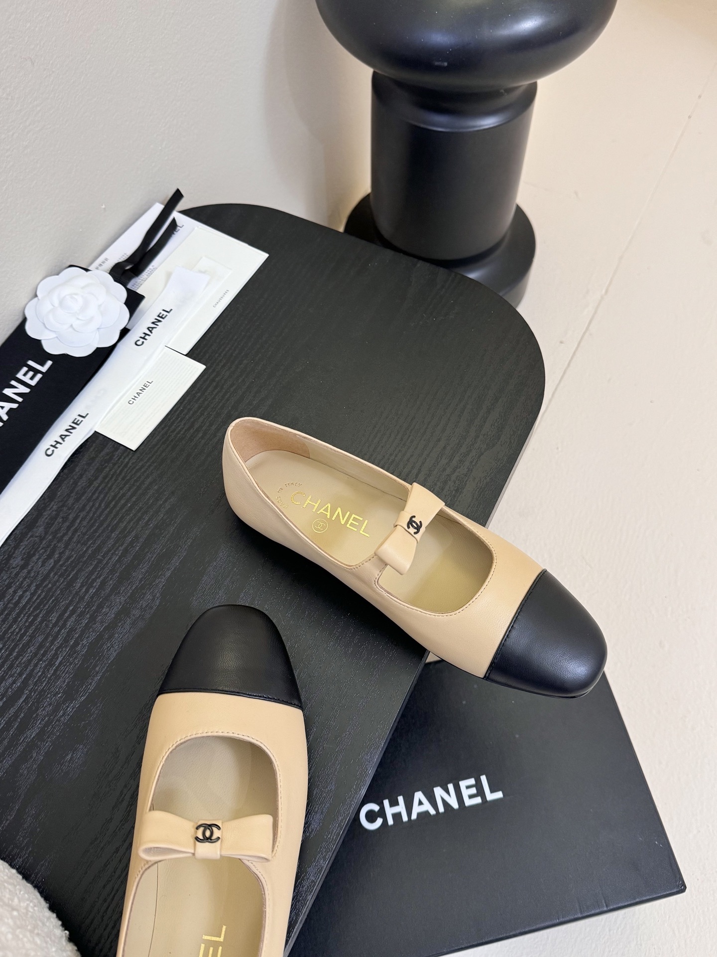 CHAN*L 25SS春夏新款芭蕾舞玛丽珍鞋
真的一眼爱上的程度 穿上想跳芭蕾的Chanel小香