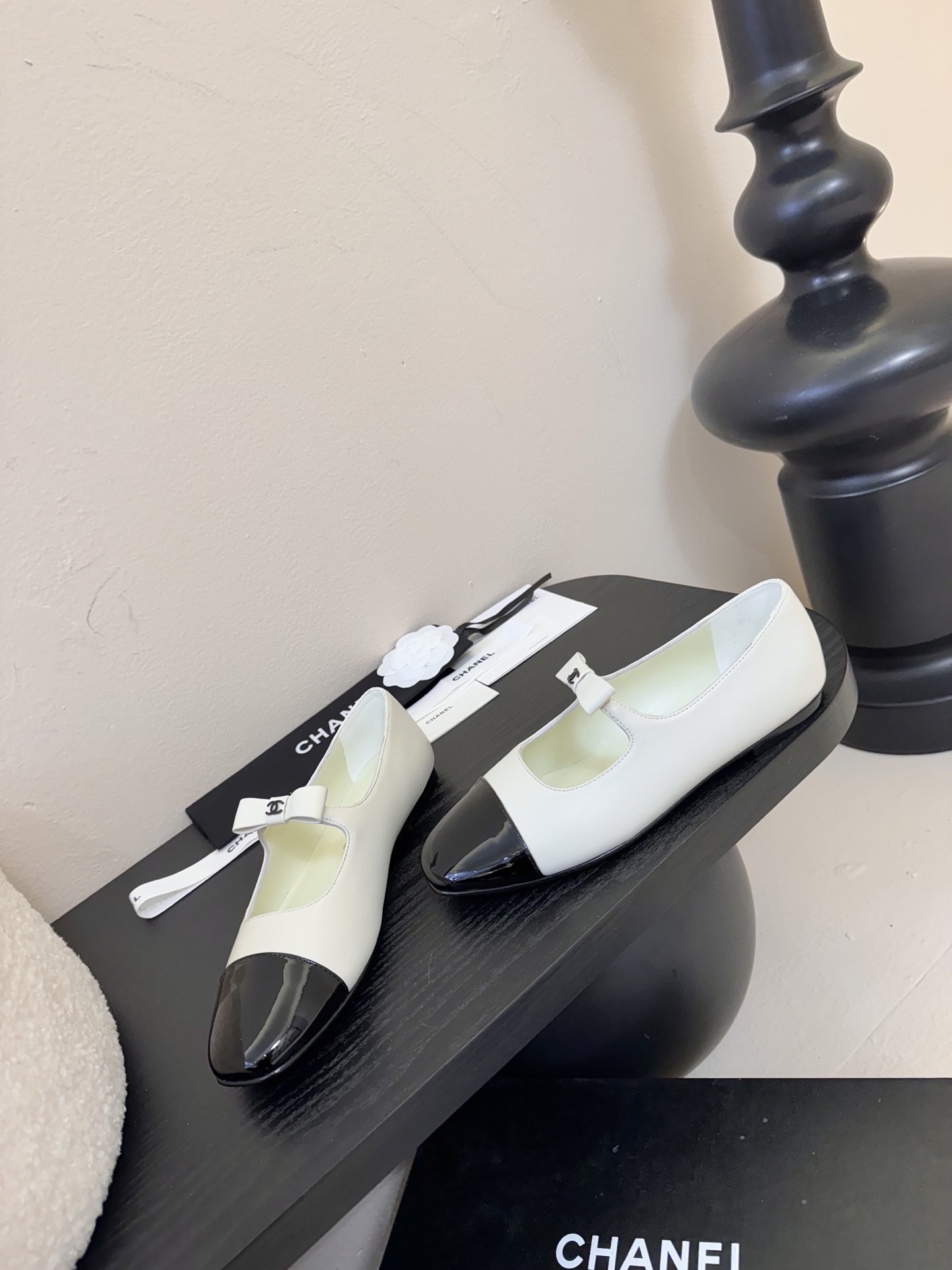 CHAN*L 25SS春夏新款芭蕾舞玛丽珍鞋
真的一眼爱上的程度 穿上想跳芭蕾的Chanel小香