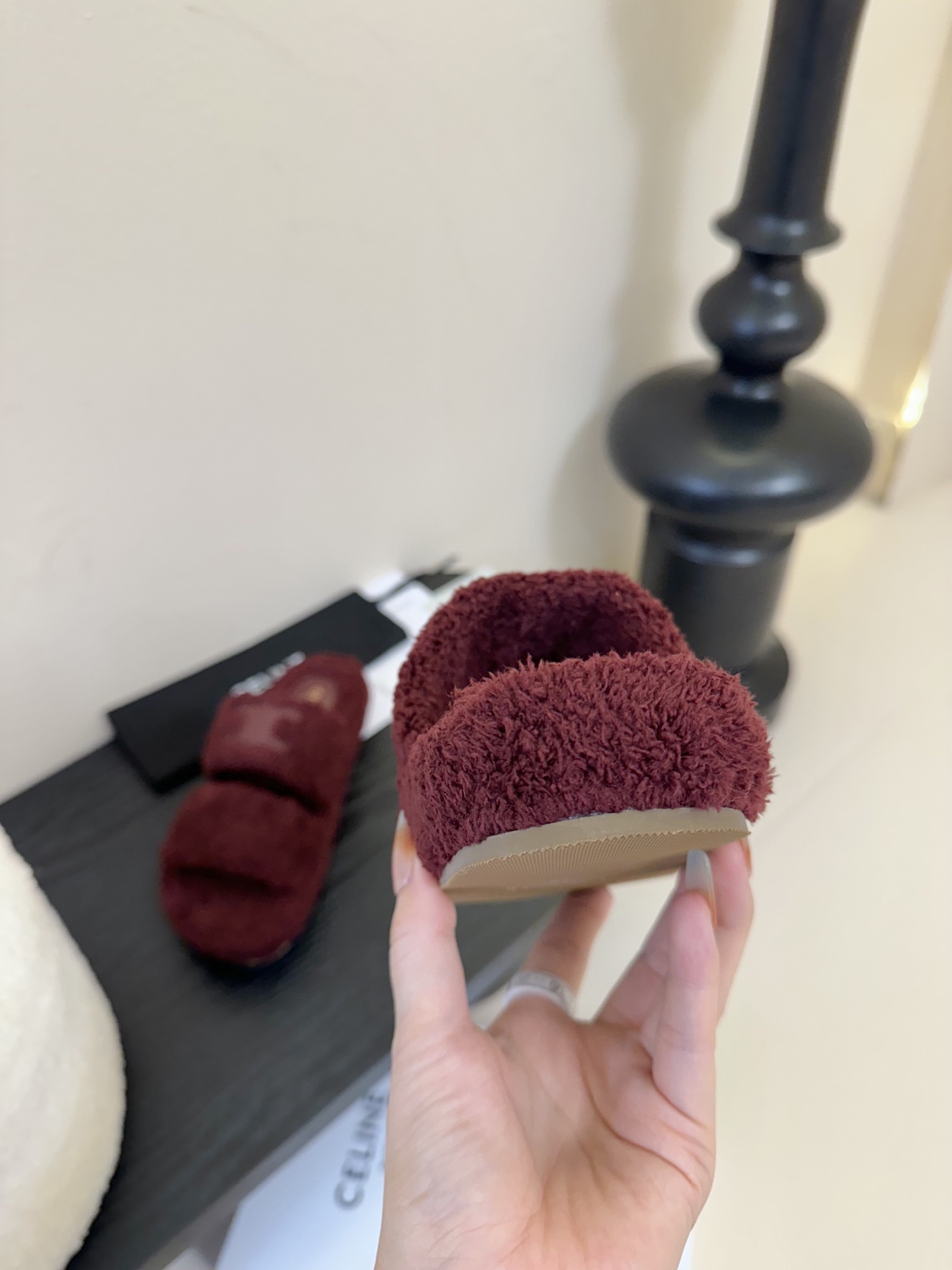 
CELIN* /塞琳 25ss 𝐧𝐞𝐰秋冬新品 一脚蹬羊毛拖鞋

这一季的赛琳又让我重新爱了它一次！ 