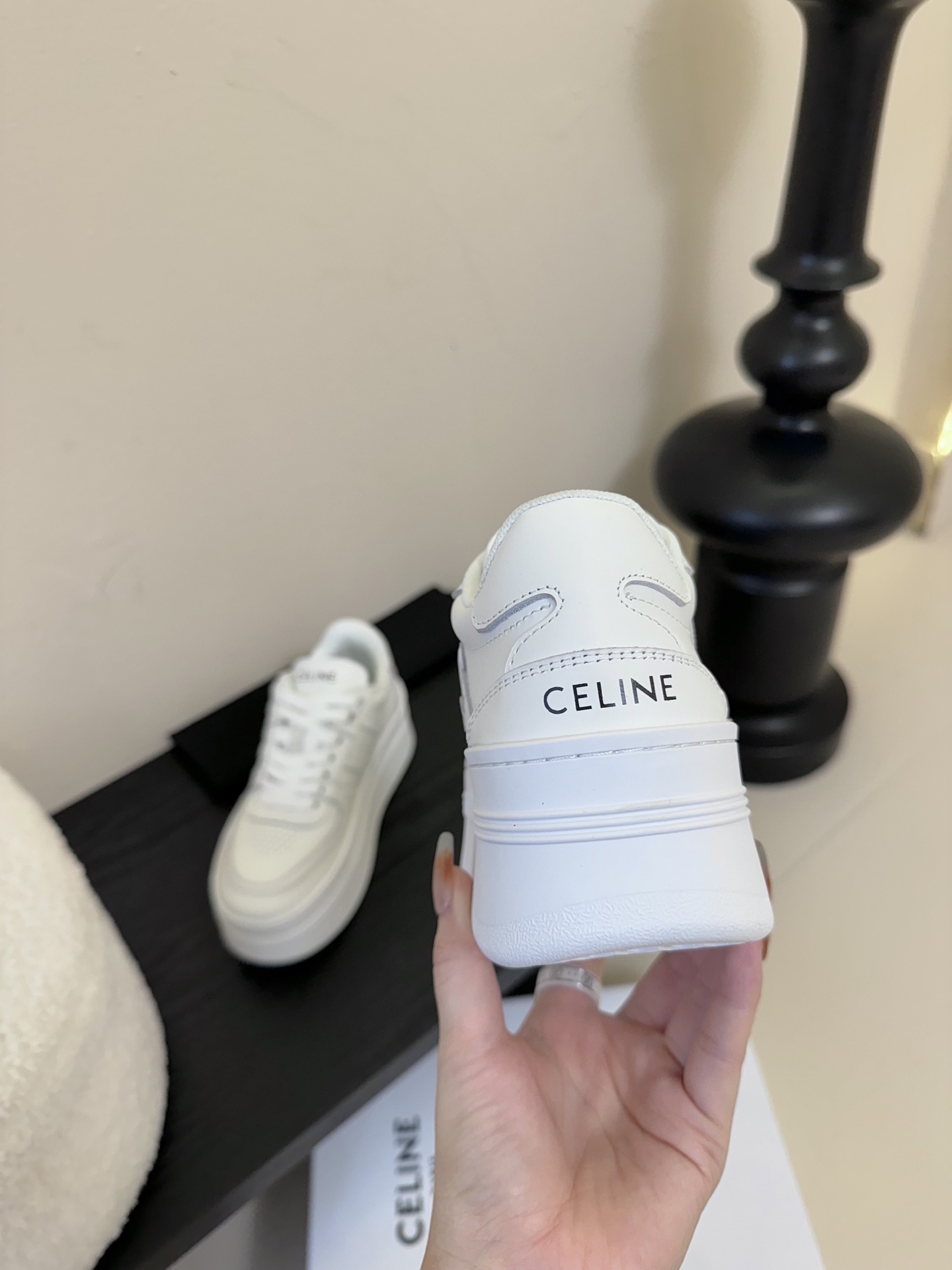 厚底
CELINE思琳赛琳CELINE RUNNER CR-03运动鞋👟鞋舌和鞋后帮饰有CELINE标志