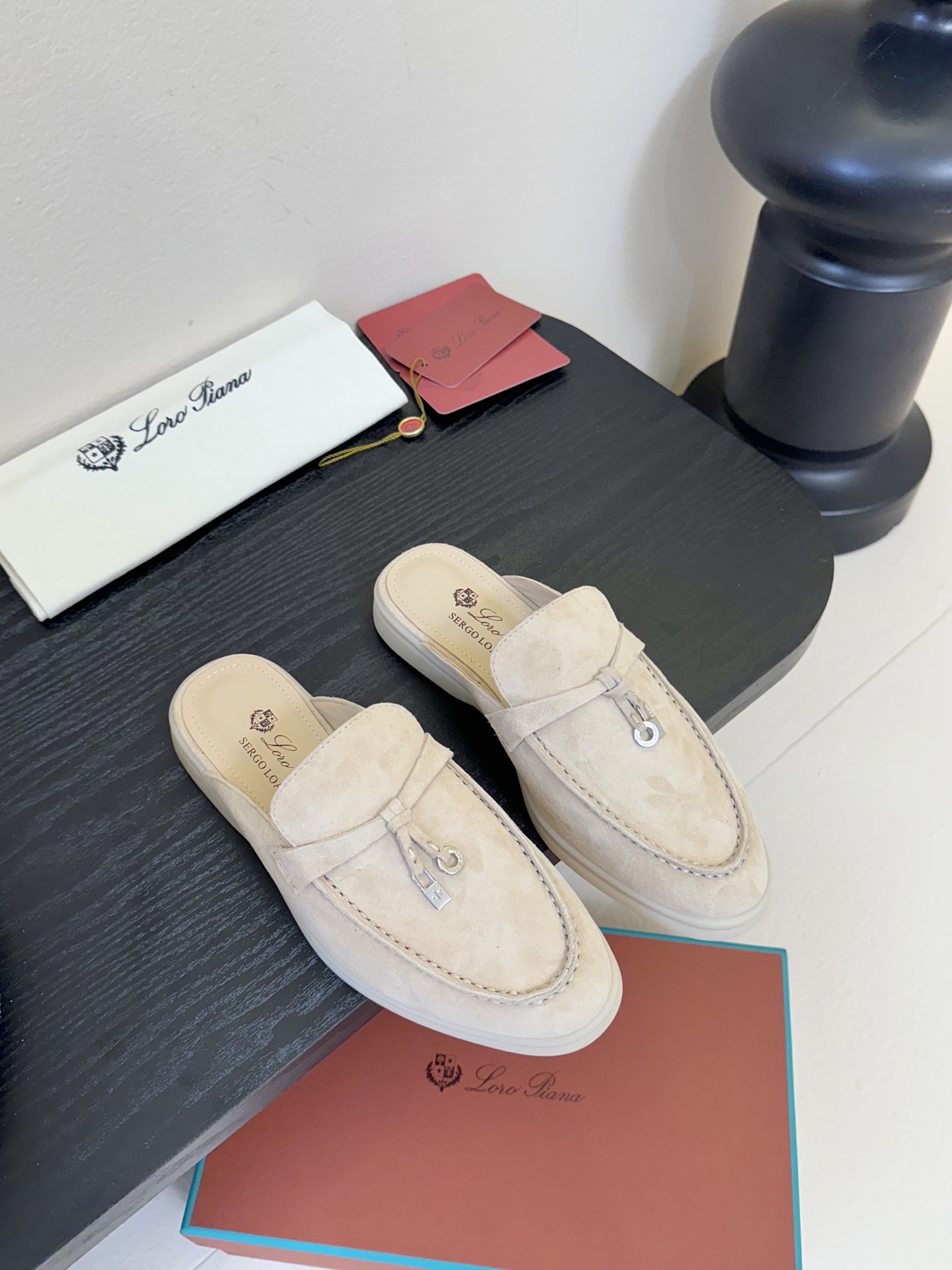男士+10Loro Piana(诺悠翩雅)官网同款一脚蹬乐福鞋 
 原版大底宽底
 采用进口高丝光羊反绒