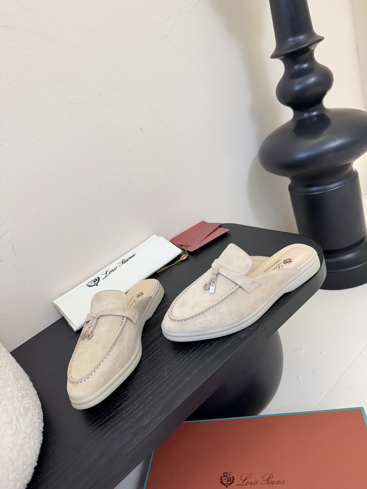 男士+10Loro Piana(诺悠翩雅)官网同款一脚蹬乐福鞋 
 原版大底宽底
 采用进口高丝光羊反绒