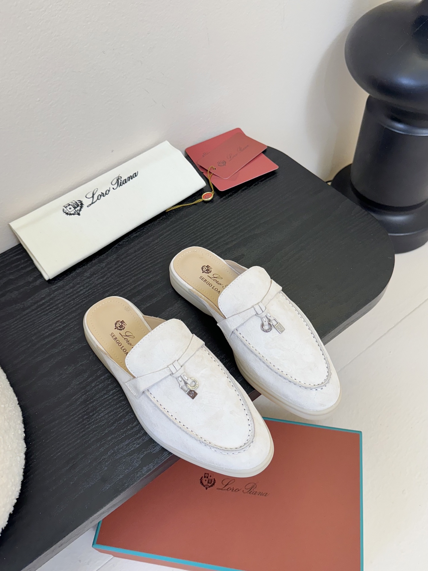 男士+10Loro Piana(诺悠翩雅)官网同款一脚蹬乐福鞋 
 原版大底宽底
 采用进口高丝光羊反绒