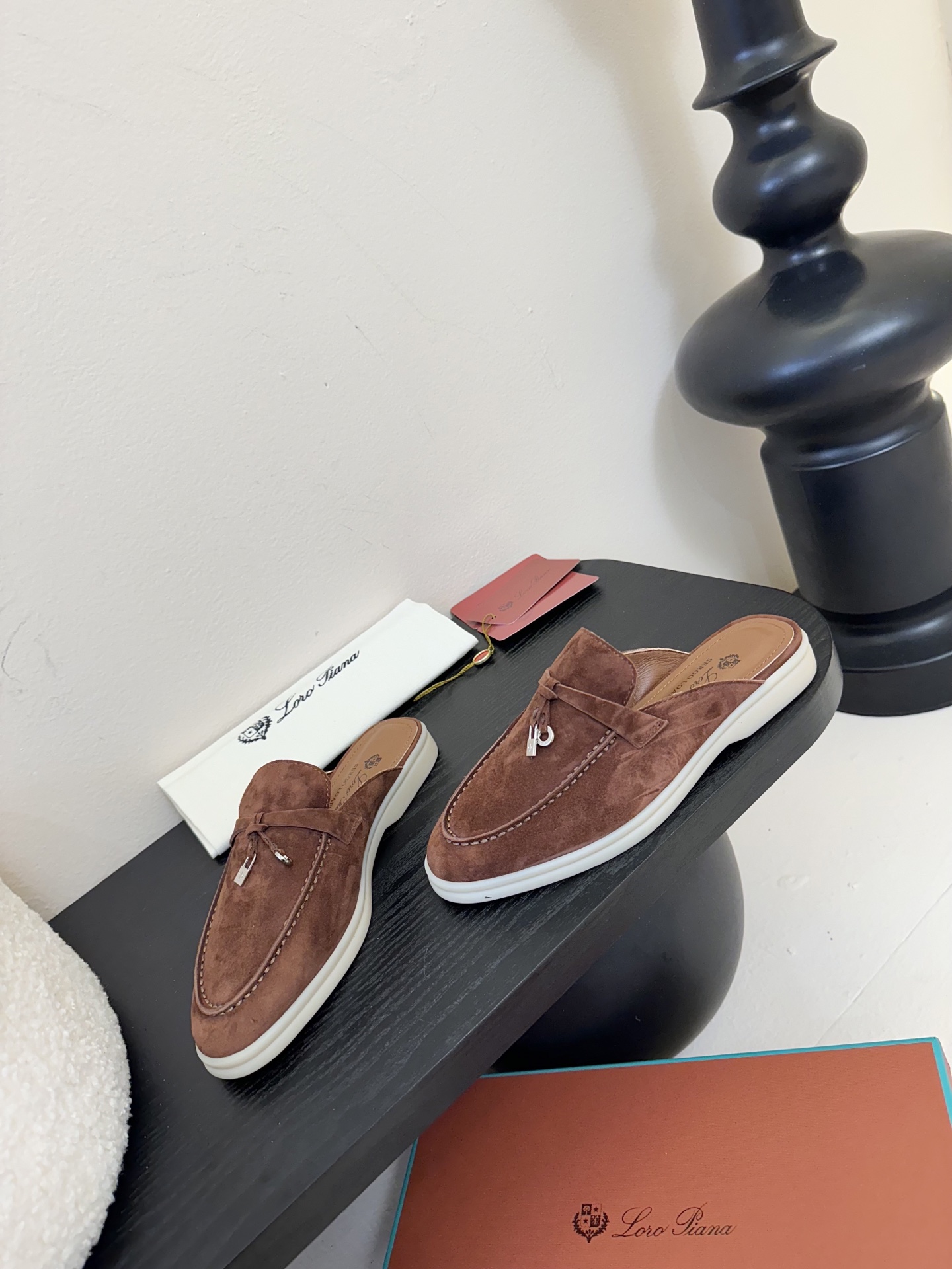 男士+10Loro Piana(诺悠翩雅)官网同款一脚蹬乐福鞋 
 原版大底宽底
 采用进口高丝光羊反绒