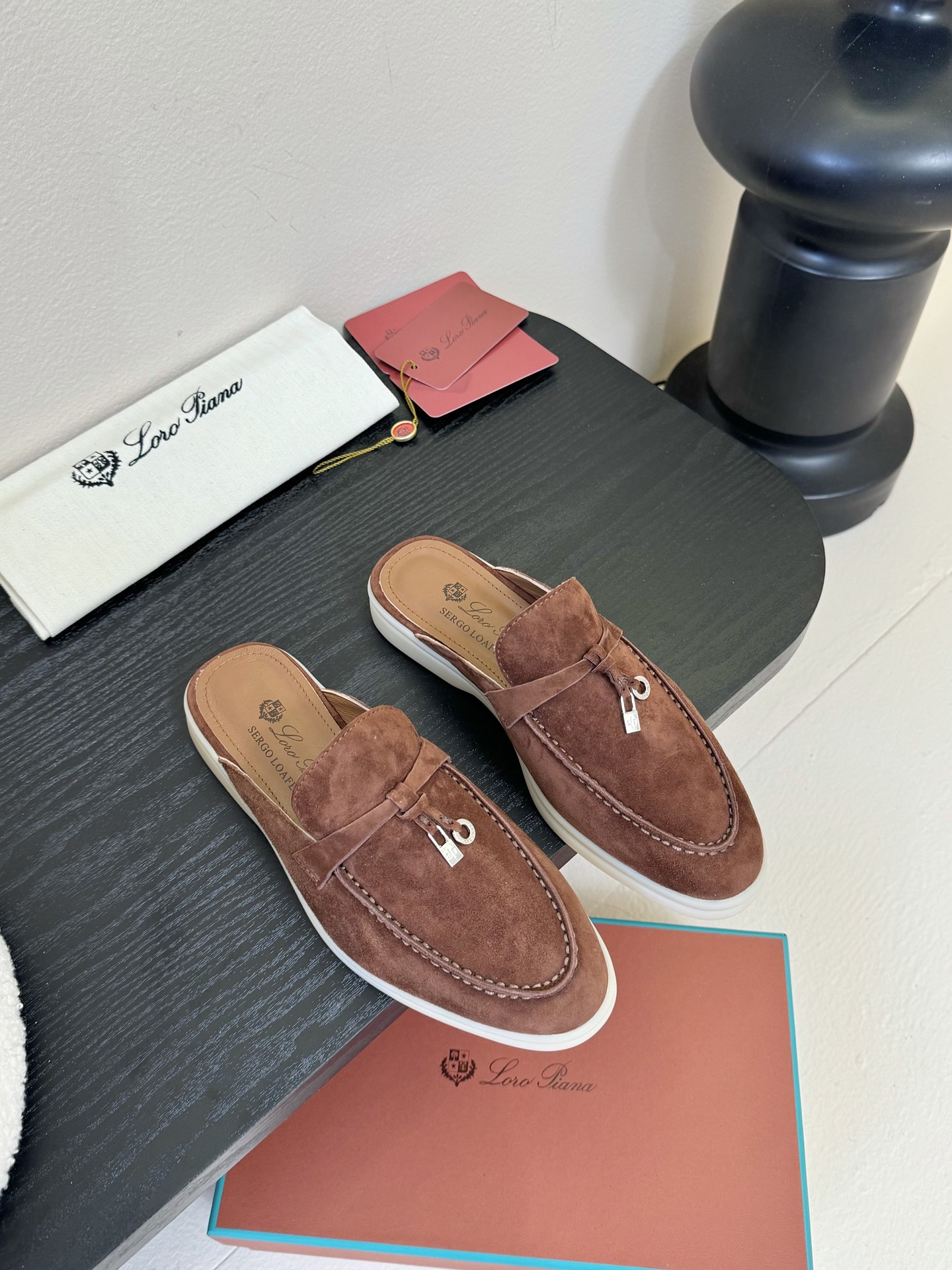 男士+10Loro Piana(诺悠翩雅)官网同款一脚蹬乐福鞋 
 原版大底宽底
 采用进口高丝光羊反绒