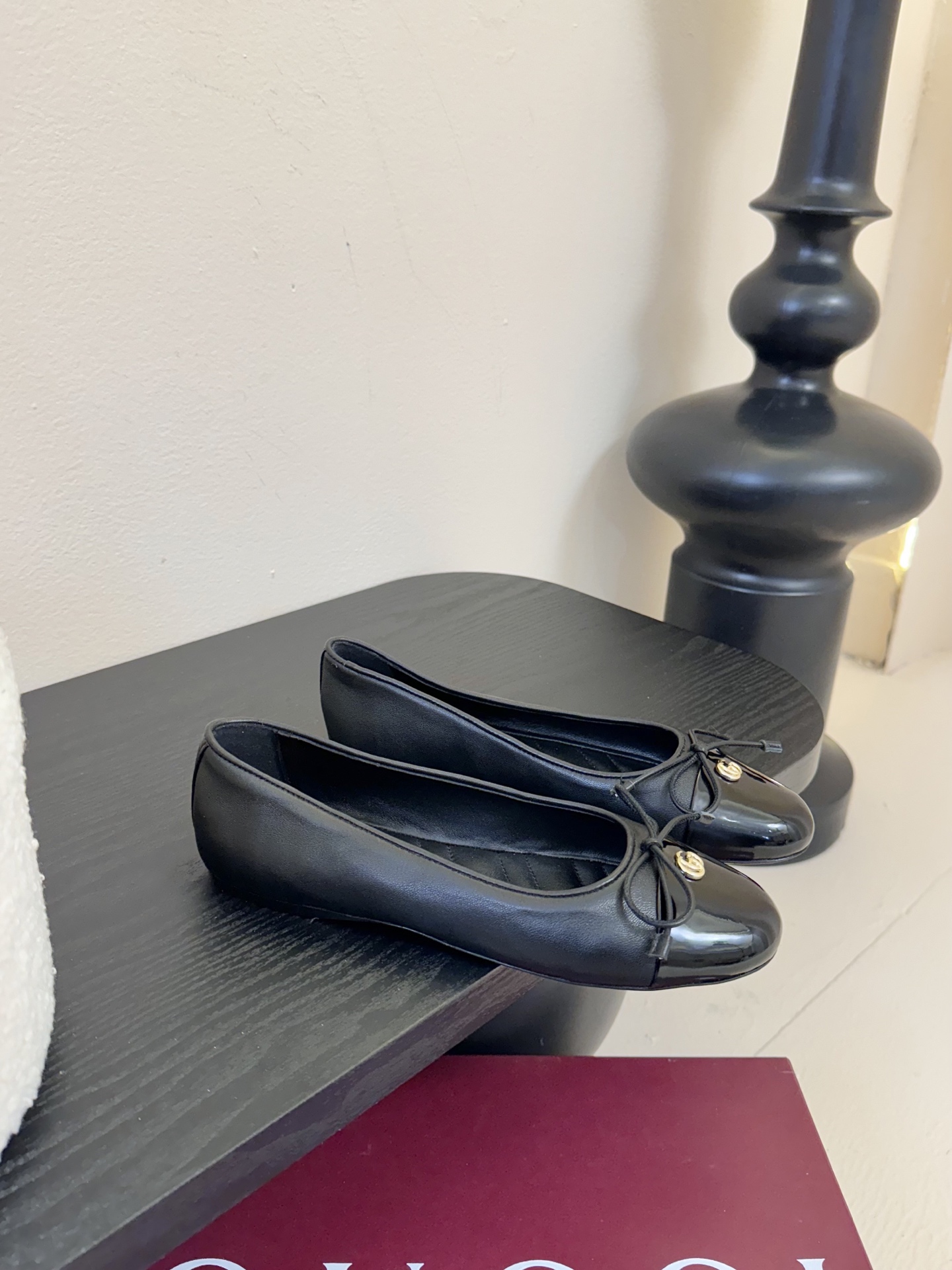 
GuCC高端精品 2025海外早秋系列新品🆕平跟钻石V纹刺绣内底芭蕾鞋蝴蝶结小双G扣新款小圆头单鞋🔥经