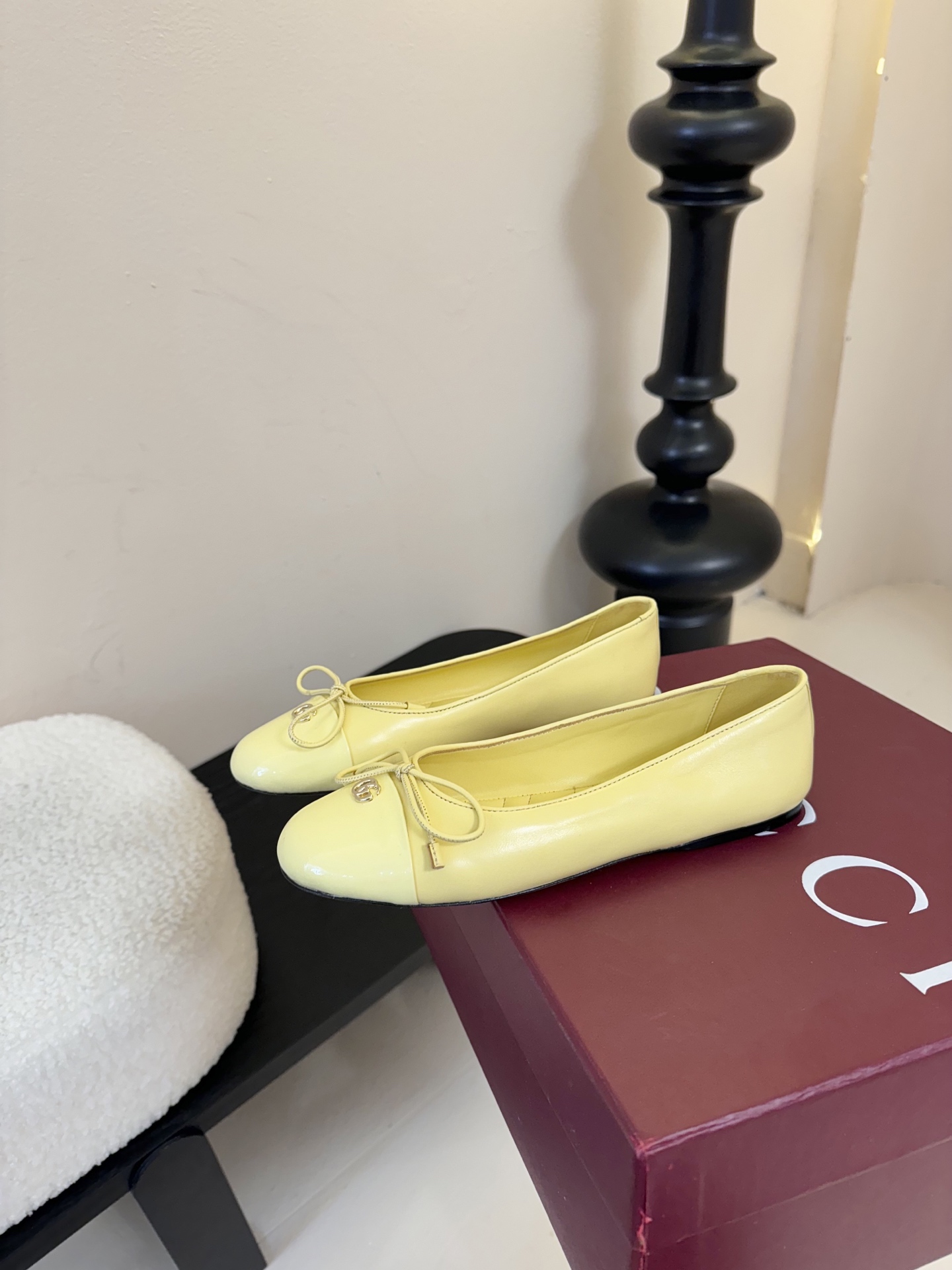 
GuCC高端精品 2025海外早秋系列新品🆕平跟钻石V纹刺绣内底芭蕾鞋蝴蝶结小双G扣新款小圆头单鞋🔥经