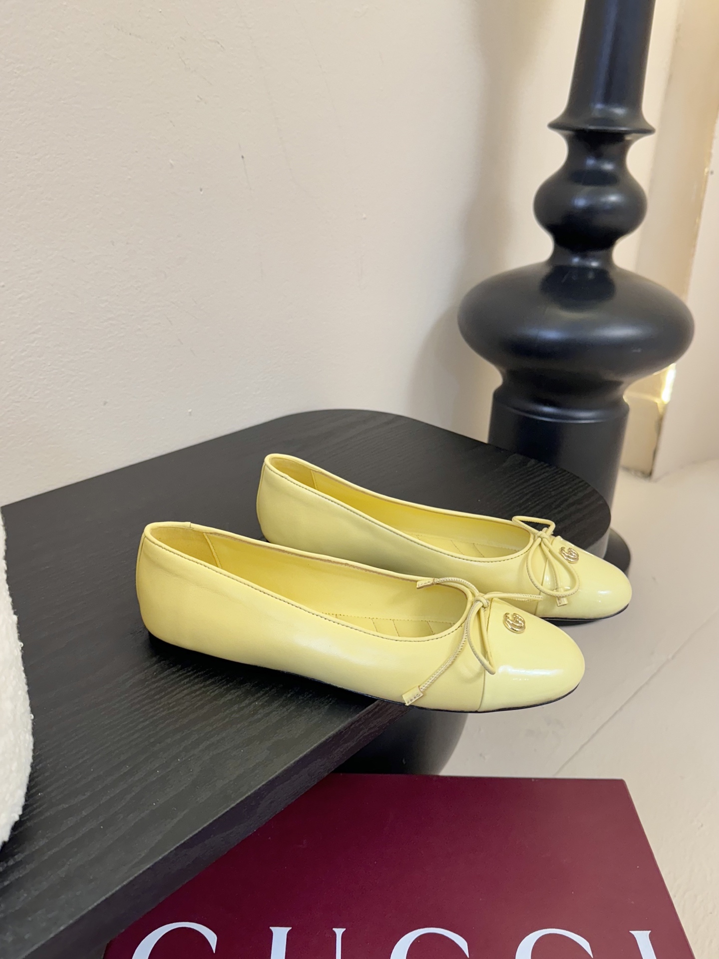 
GuCC高端精品 2025海外早秋系列新品🆕平跟钻石V纹刺绣内底芭蕾鞋蝴蝶结小双G扣新款小圆头单鞋🔥经
