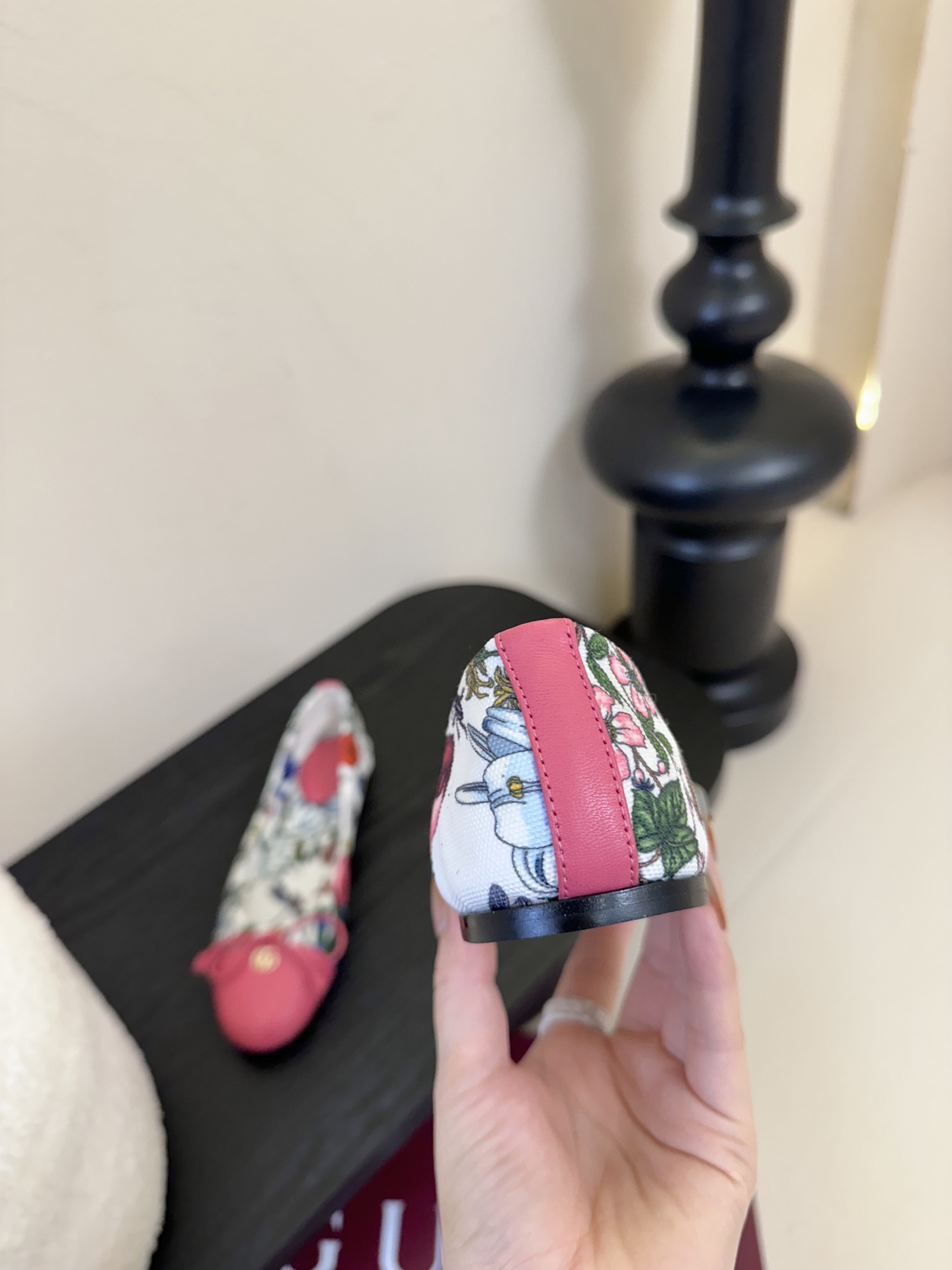 
GuCC高端精品 2025海外早秋系列新品🆕平跟钻石V纹刺绣内底芭蕾鞋蝴蝶结小双G扣新款小圆头单鞋🔥经