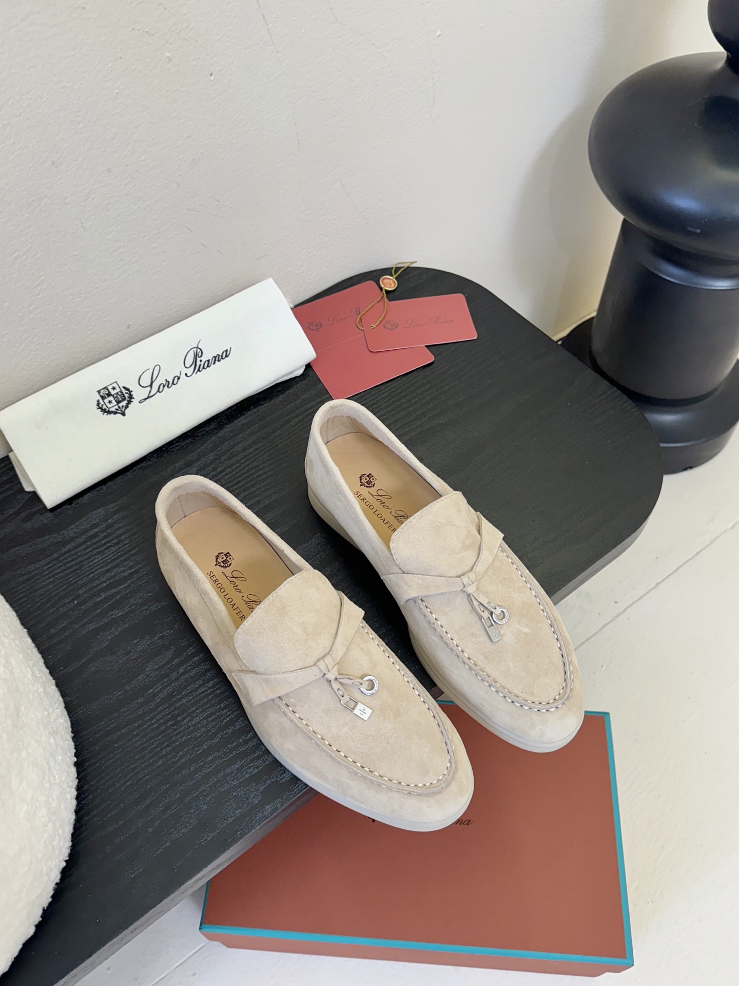 男士+10Loro Piana(诺悠翩雅)官网同款一脚蹬乐福鞋 
 原版大底宽底
 采用进口高丝光羊反绒
