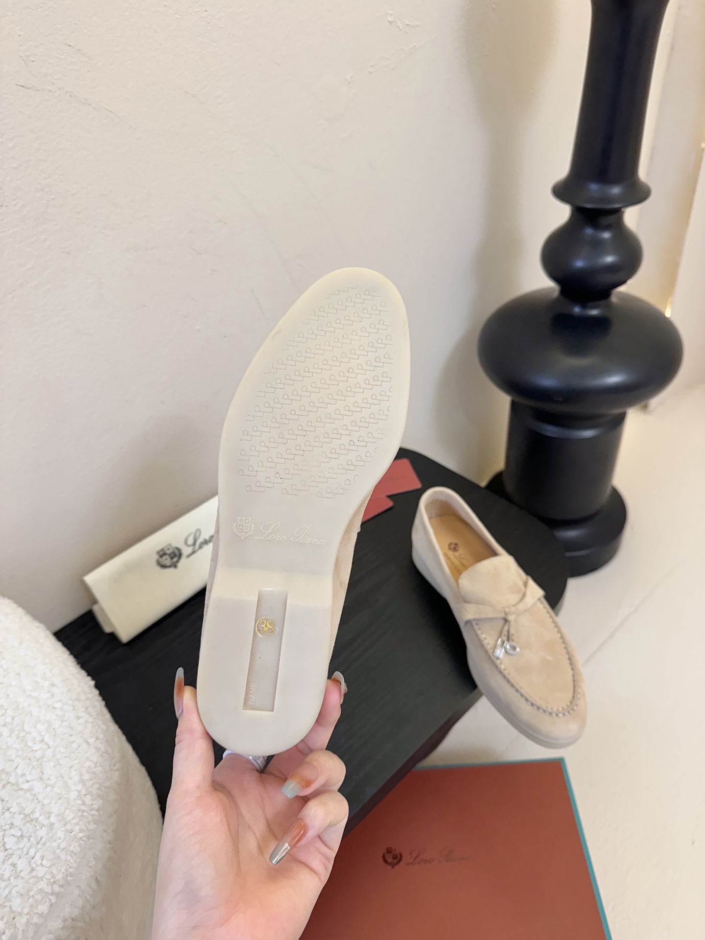 男士+10Loro Piana(诺悠翩雅)官网同款一脚蹬乐福鞋 
 原版大底宽底
 采用进口高丝光羊反绒