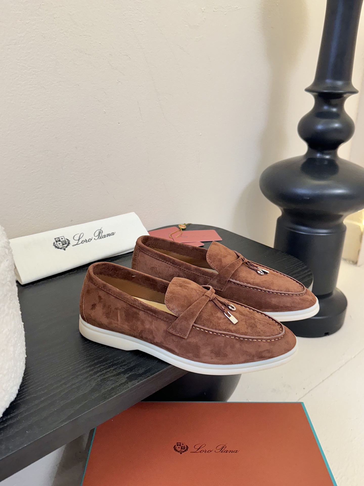 男士+10Loro Piana(诺悠翩雅)官网同款一脚蹬乐福鞋 
 原版大底宽底
 采用进口高丝光羊反绒