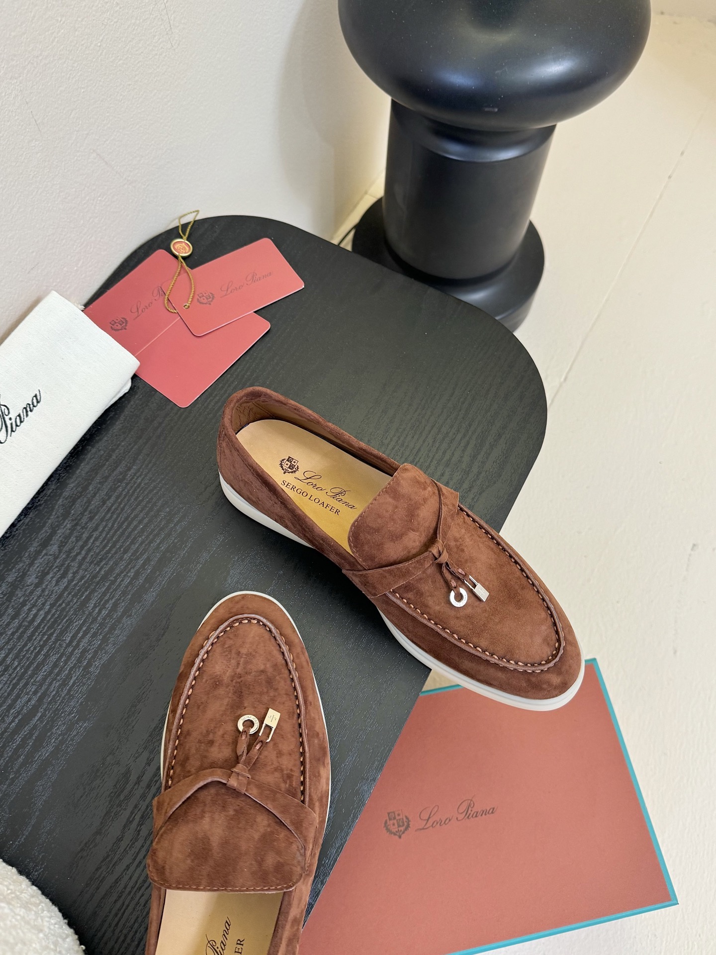 男士+10Loro Piana(诺悠翩雅)官网同款一脚蹬乐福鞋 
 原版大底宽底
 采用进口高丝光羊反绒