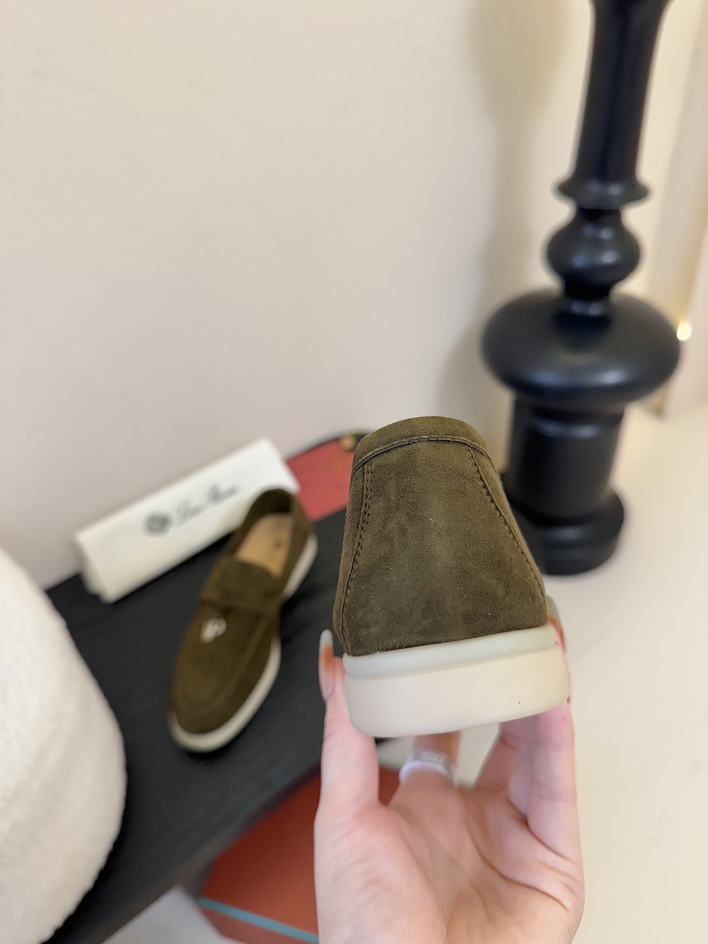 男士+10Loro Piana(诺悠翩雅)官网同款一脚蹬乐福鞋 
 原版大底宽底
 采用进口高丝光羊反绒