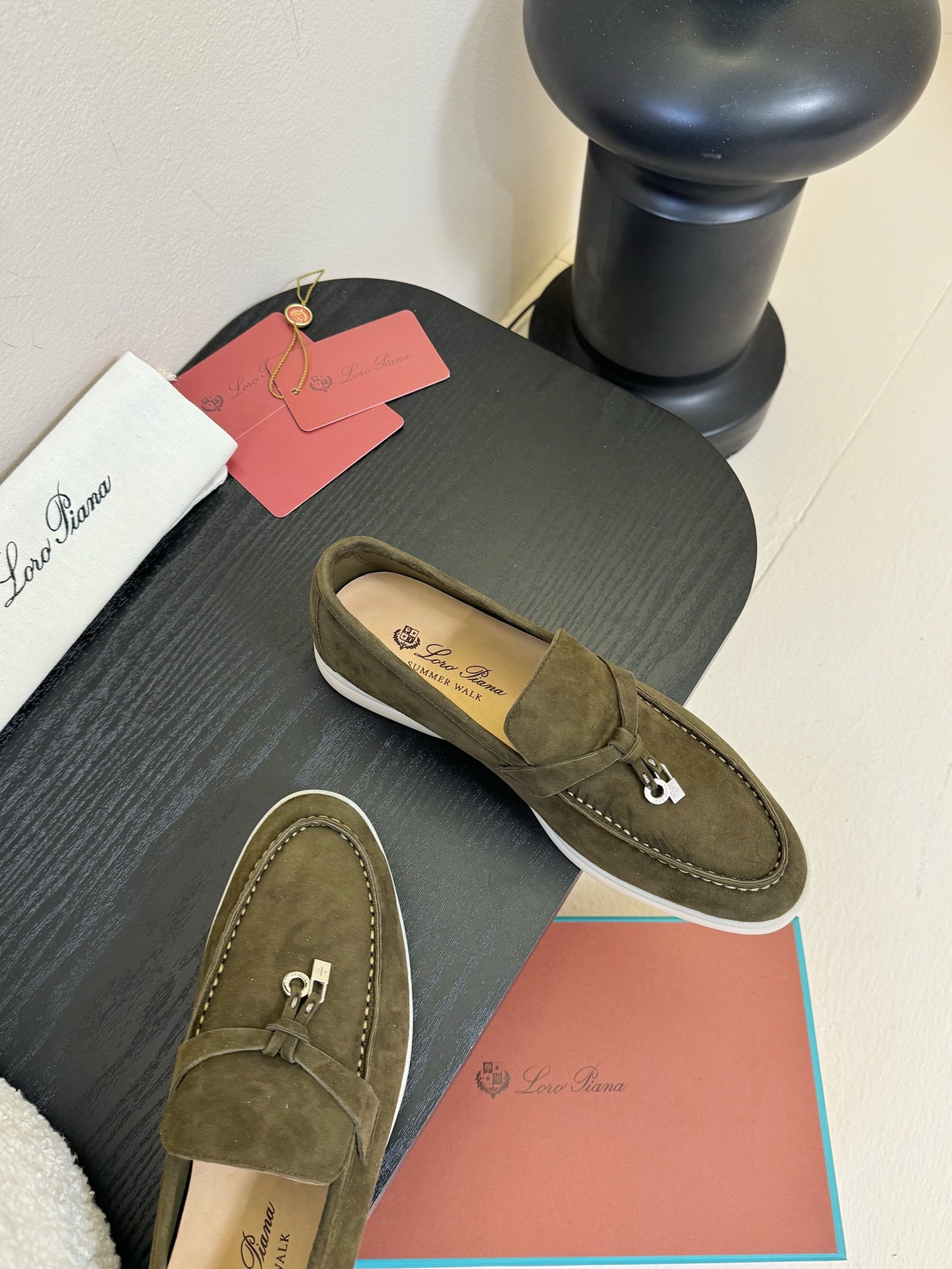 男士+10Loro Piana(诺悠翩雅)官网同款一脚蹬乐福鞋 
 原版大底宽底
 采用进口高丝光羊反绒