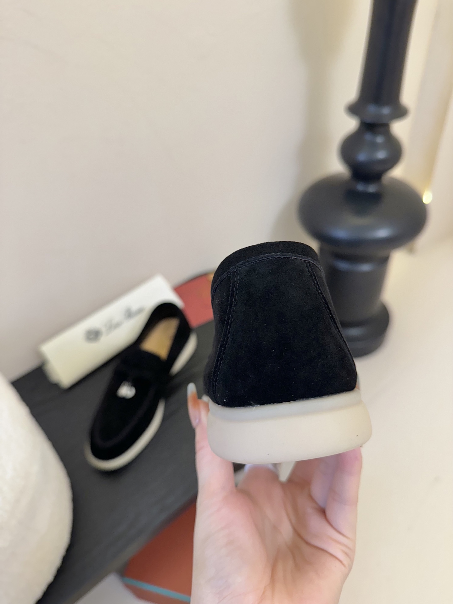 男士+10Loro Piana(诺悠翩雅)官网同款一脚蹬乐福鞋 
 原版大底宽底
 采用进口高丝光羊反绒