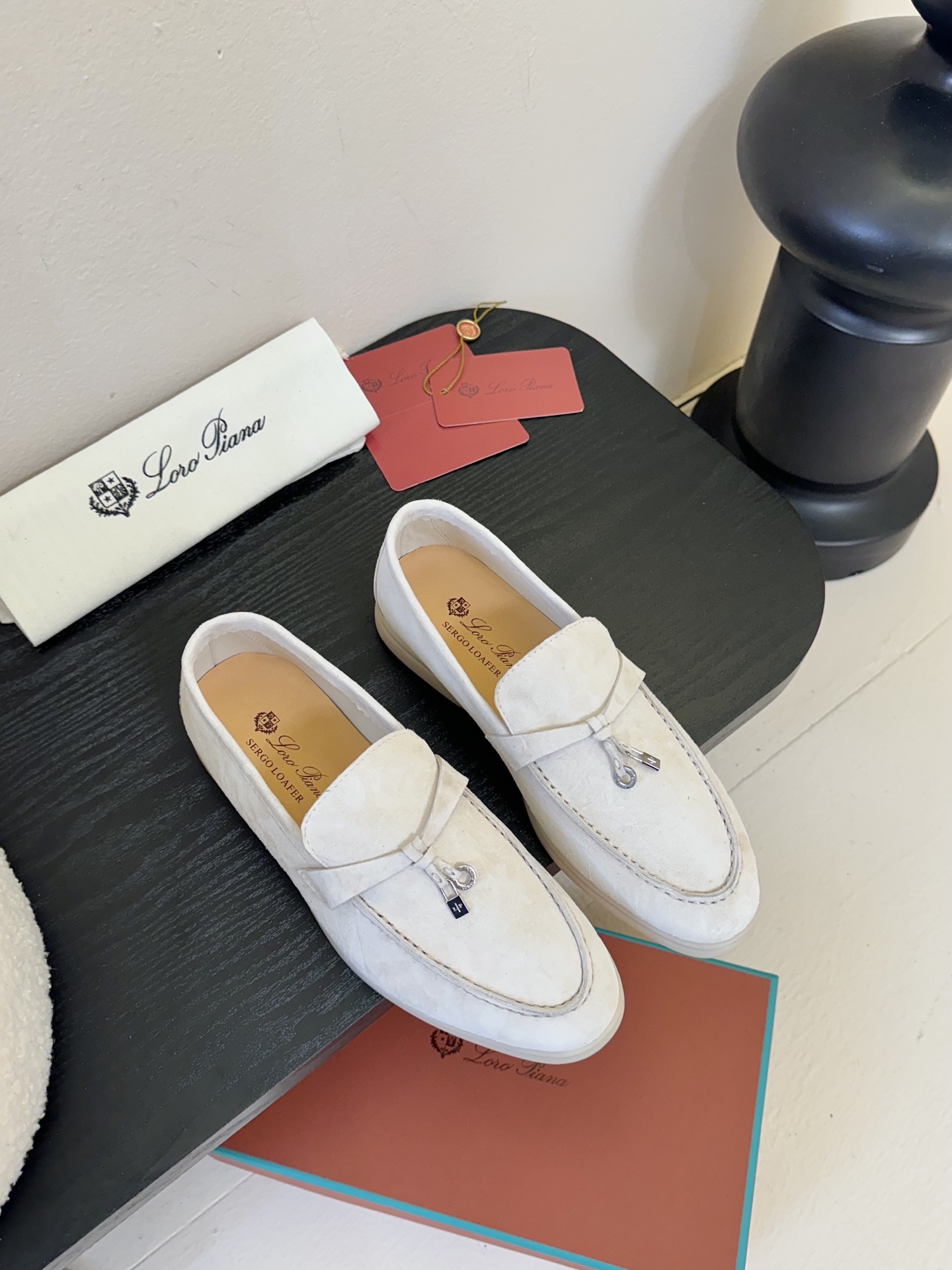 男士+10Loro Piana(诺悠翩雅)官网同款一脚蹬乐福鞋 
 原版大底宽底
 采用进口高丝光羊反绒