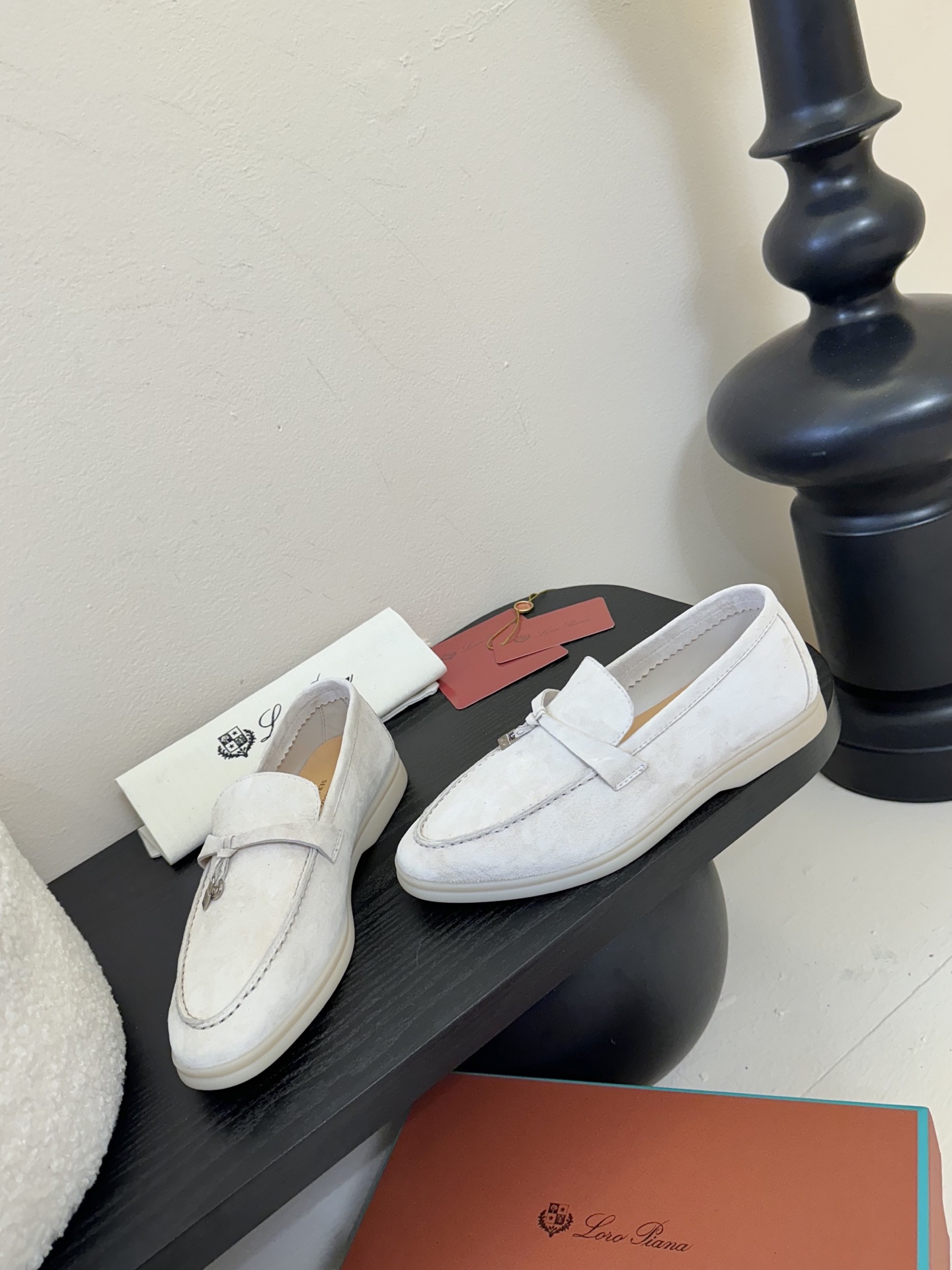 男士+10Loro Piana(诺悠翩雅)官网同款一脚蹬乐福鞋 
 原版大底宽底
 采用进口高丝光羊反绒