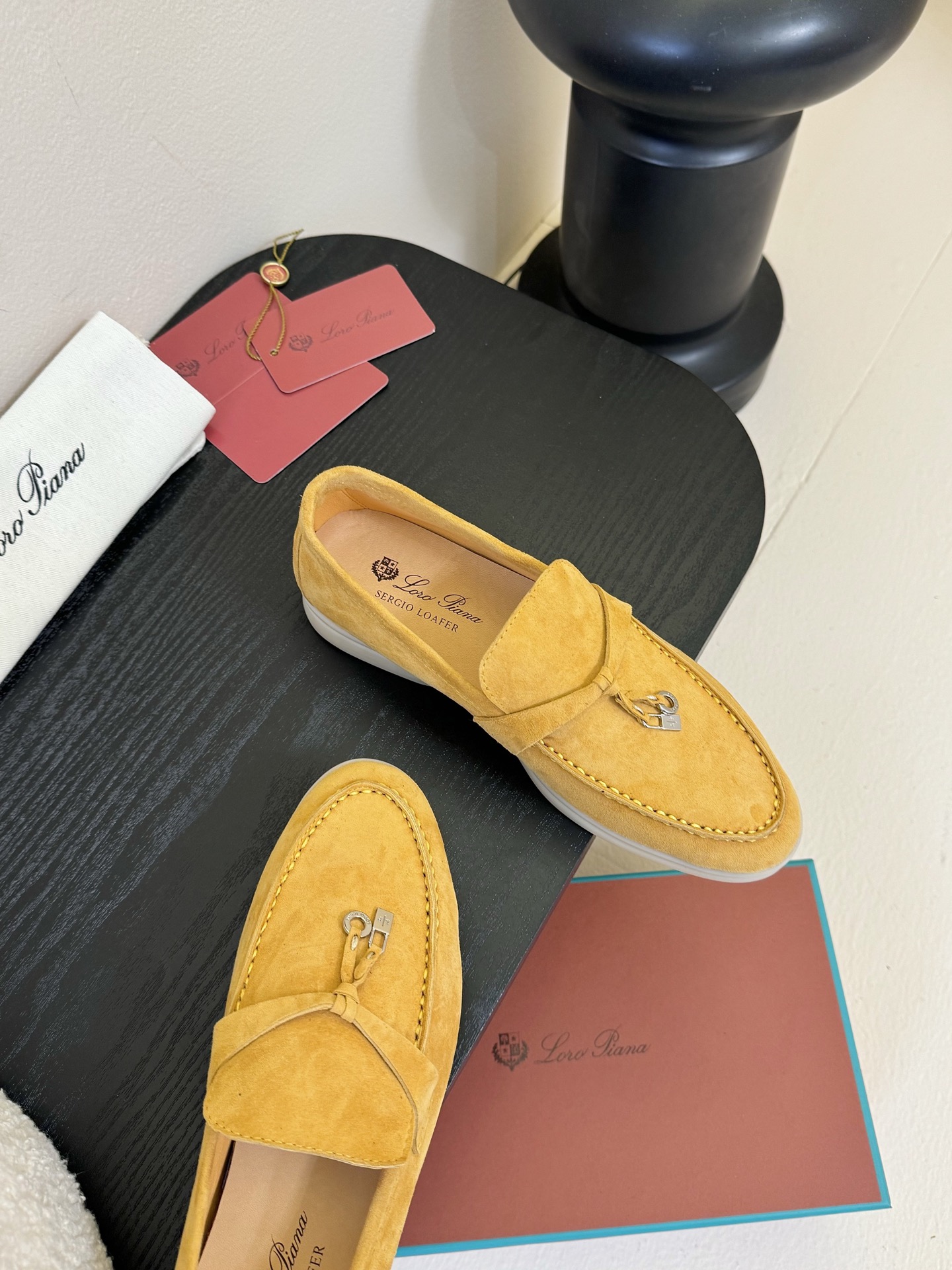 男士+10Loro Piana(诺悠翩雅)官网同款一脚蹬乐福鞋 
 原版大底宽底
 采用进口高丝光羊反绒