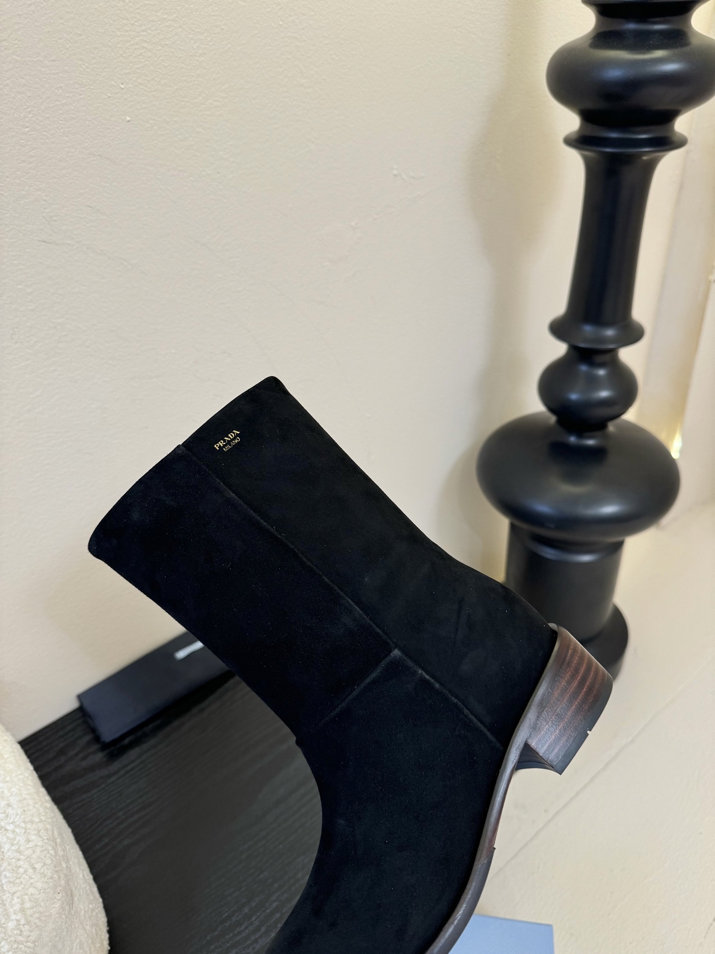 
Prad* 普拉达 25ss 秋冬 骑士靴短靴

时尚厚底休闲长靴 ，独到味道，人人都爱也轻松驾驭 每