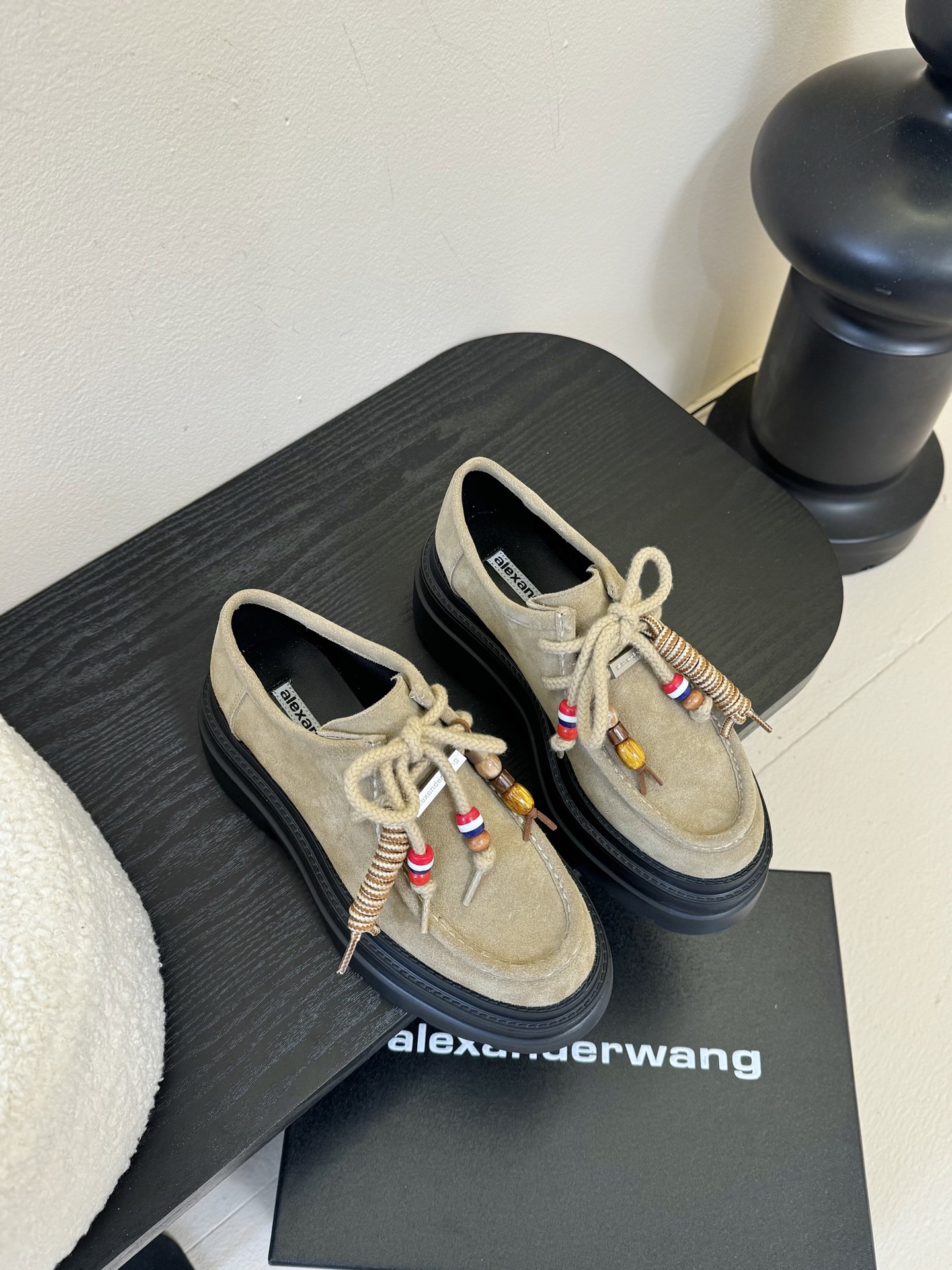 
Alexander Wan*  aw carter亚历山大王 松糕厚底乐福鞋 

Jennie 大王这