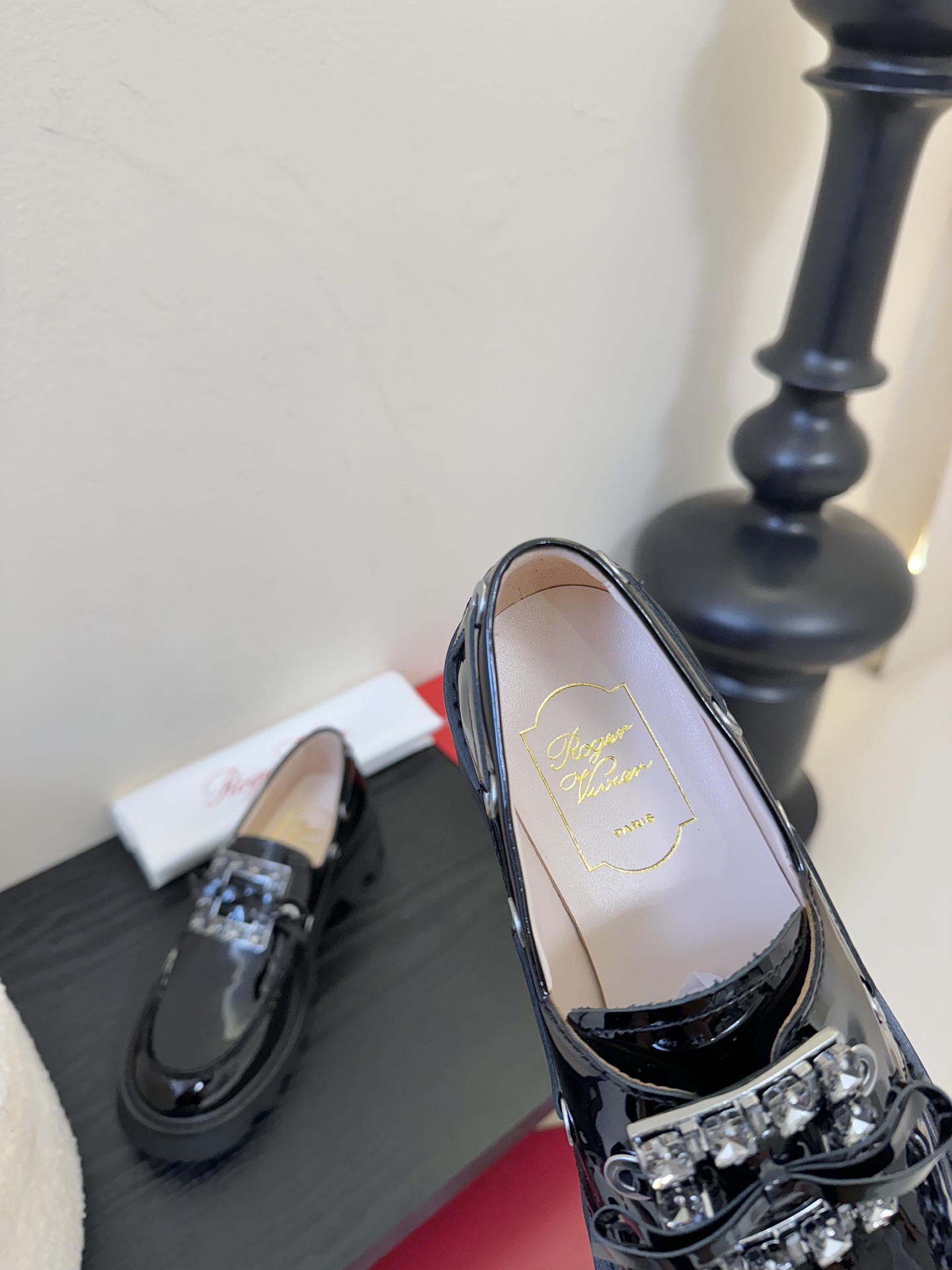 Roger Vivier·罗杰维维亚 2025ss新款 RV Viv‘ Rangers Truck系列方