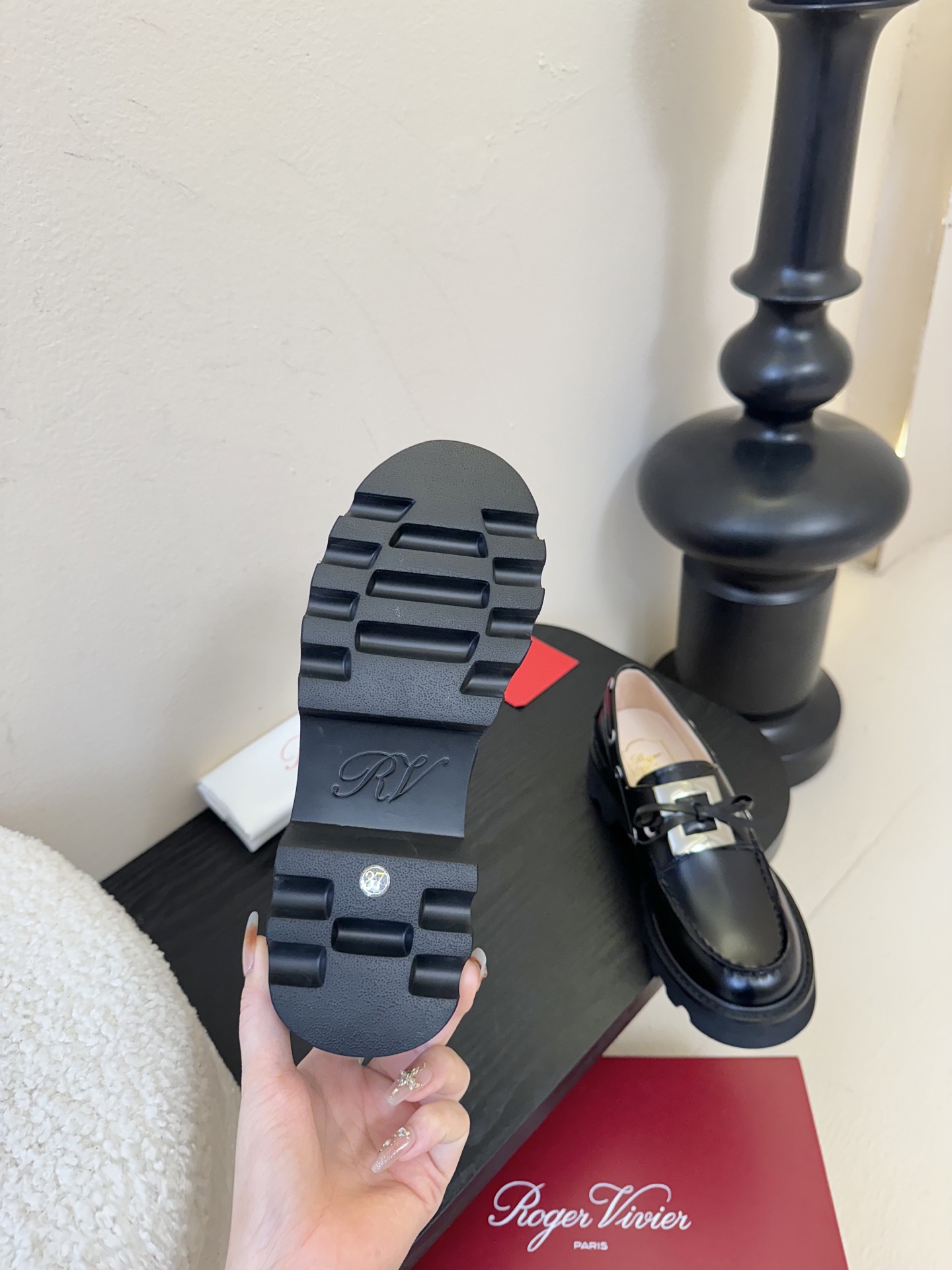Roger Vivier·罗杰维维亚 2025ss新款 RV Viv‘ Rangers Truck系列方