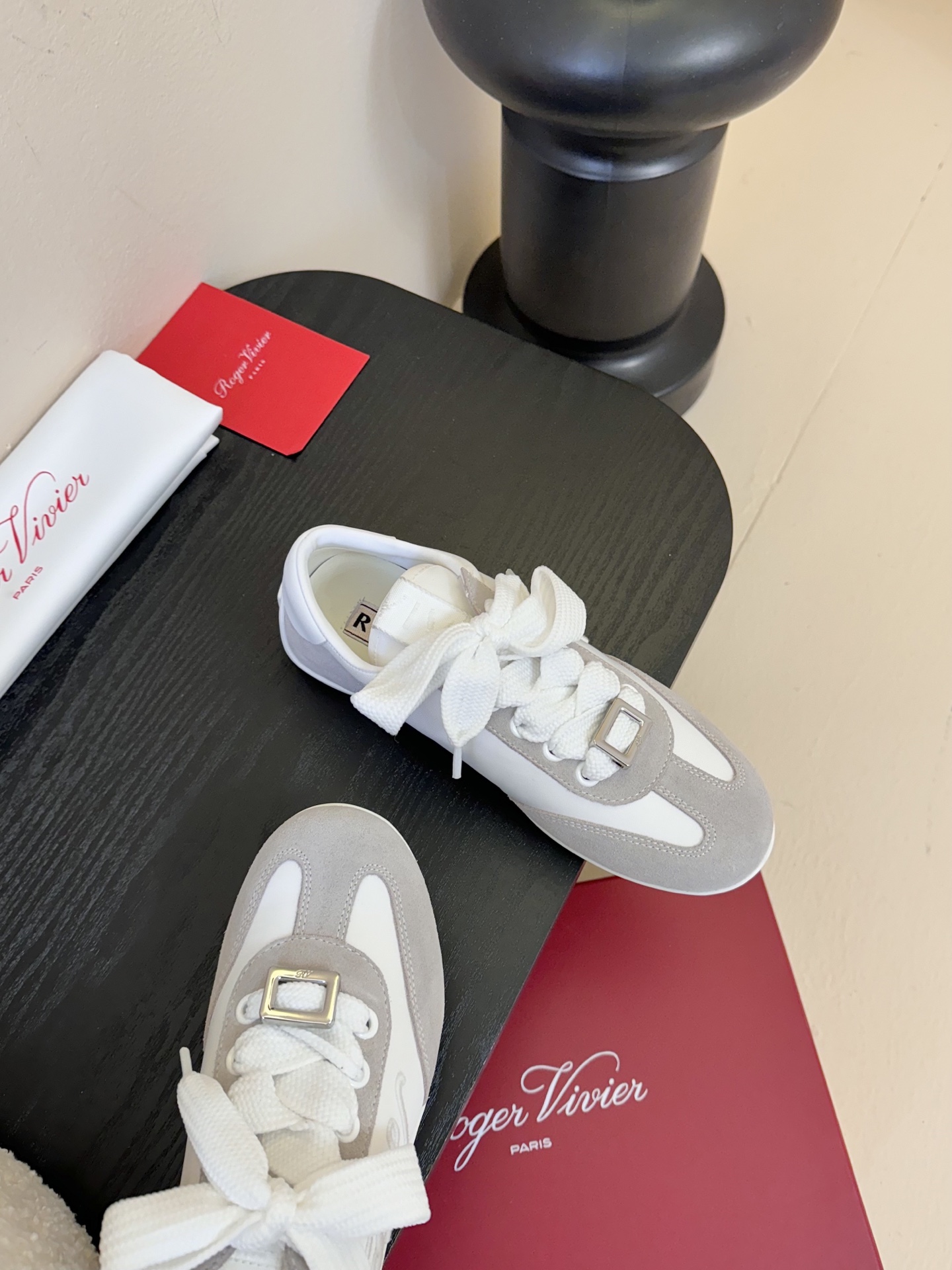 Roger Vivier 最新款 Viv Low系列 水钻 方扣 休闲 运动鞋..原版购入开发 做货 新