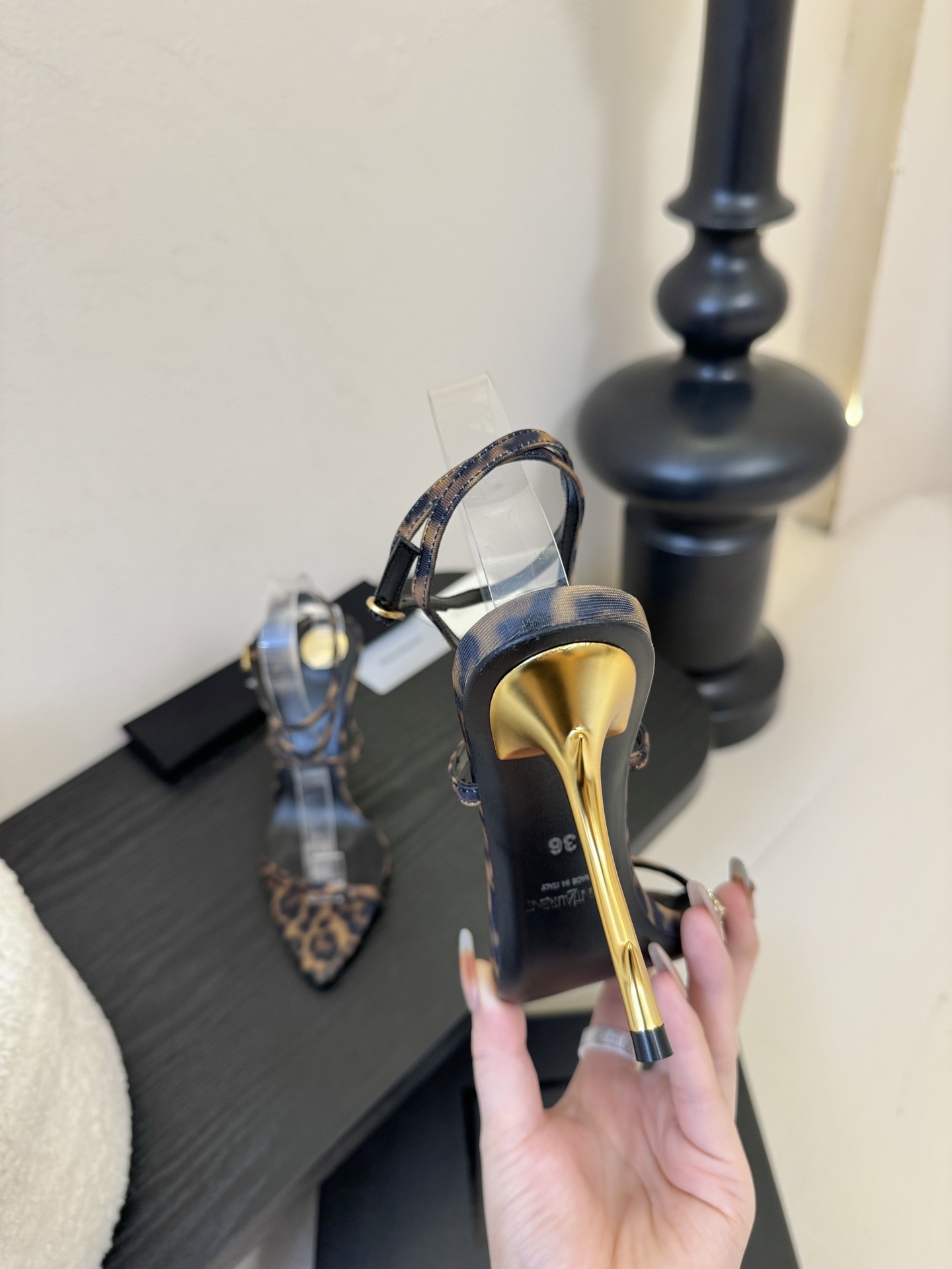 Saint Lauren*YSL圣罗兰25ss尖头高跟凉鞋鞋面采用进口漆皮/真丝/豹纹内里踮脚混种羊皮意