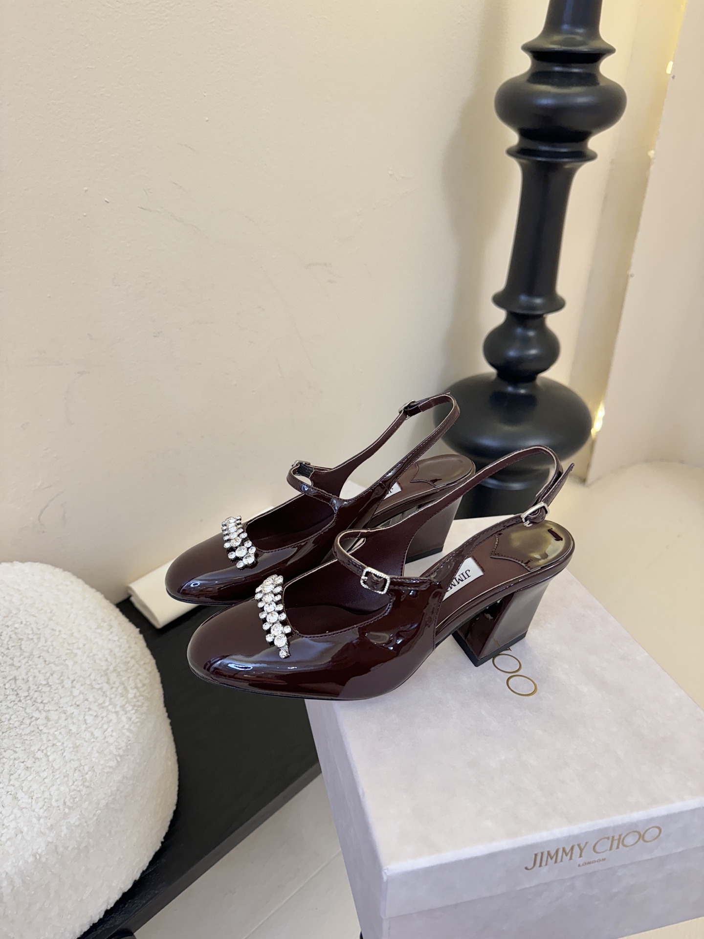 Jimmy Choo｜周仰杰新品方头凉鞋！🔥超级仙的一款啊！美得让人窒息 超闪昂贵施华洛世奇水晶钻 bl