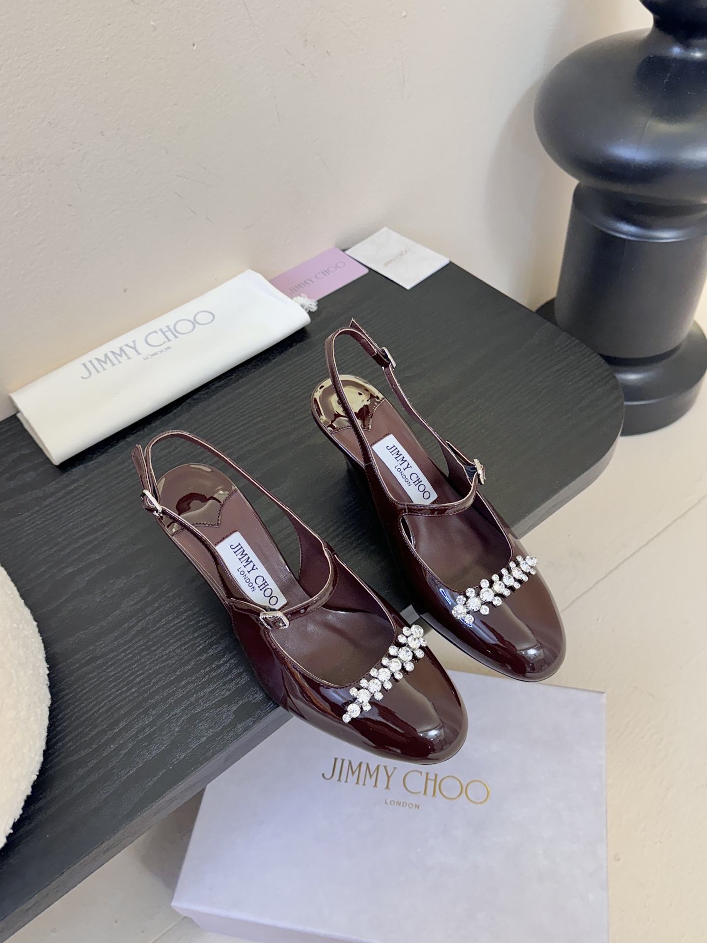 Jimmy Choo｜周仰杰新品方头凉鞋！🔥超级仙的一款啊！美得让人窒息 超闪昂贵施华洛世奇水晶钻 bl