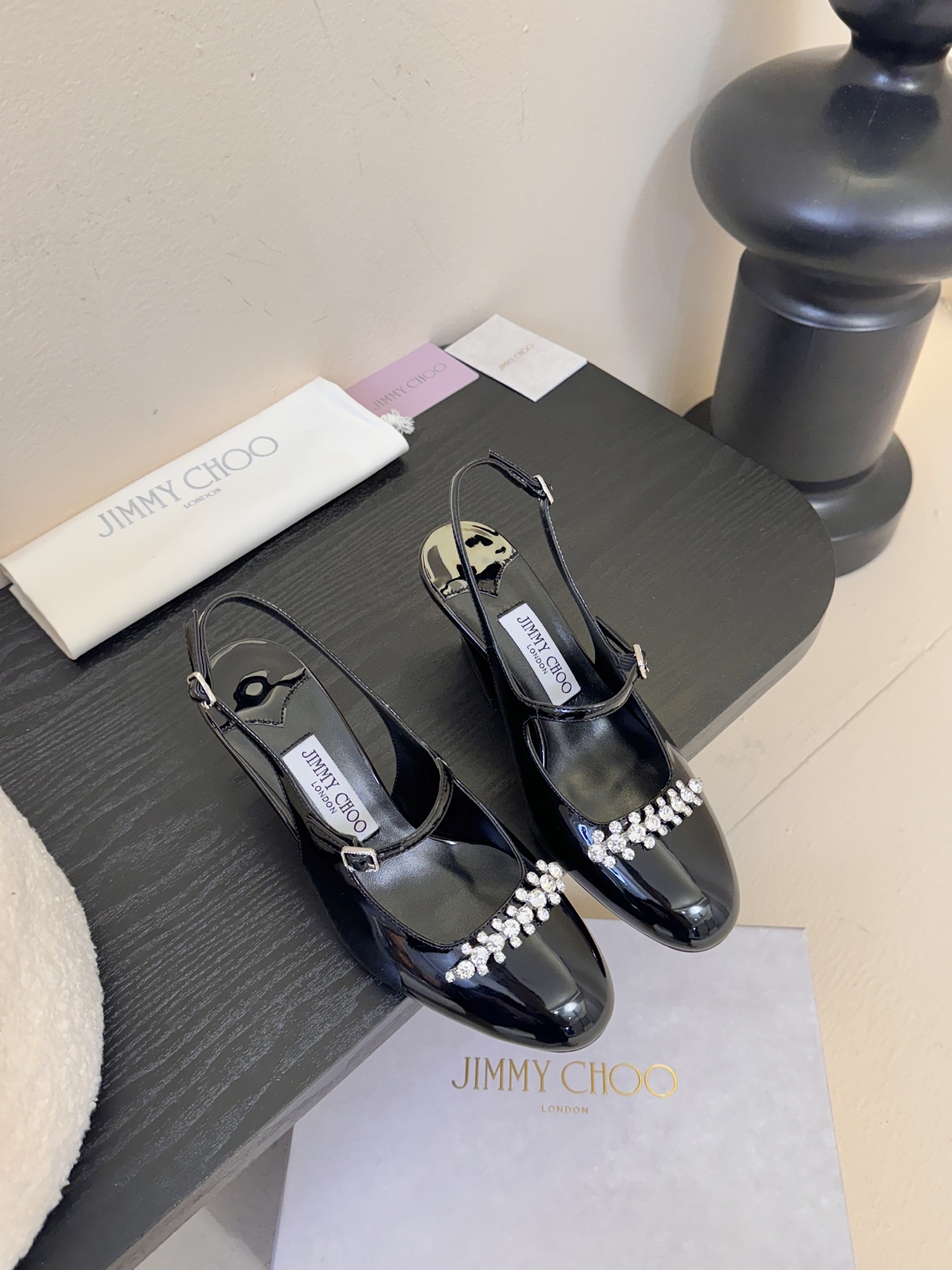 Jimmy Choo｜周仰杰新品方头凉鞋！🔥超级仙的一款啊！美得让人窒息 超闪昂贵施华洛世奇水晶钻 bl