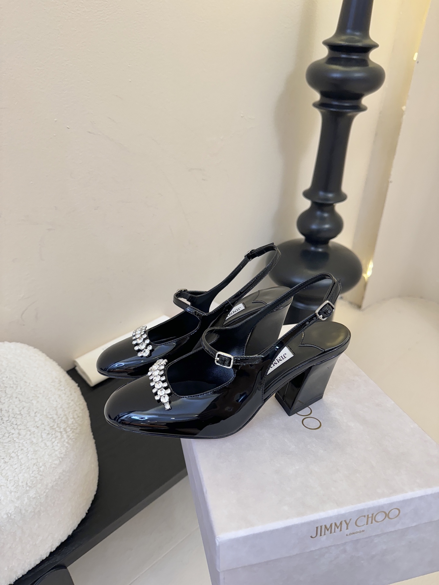 Jimmy Choo｜周仰杰新品方头凉鞋！🔥超级仙的一款啊！美得让人窒息 超闪昂贵施华洛世奇水晶钻 bl
