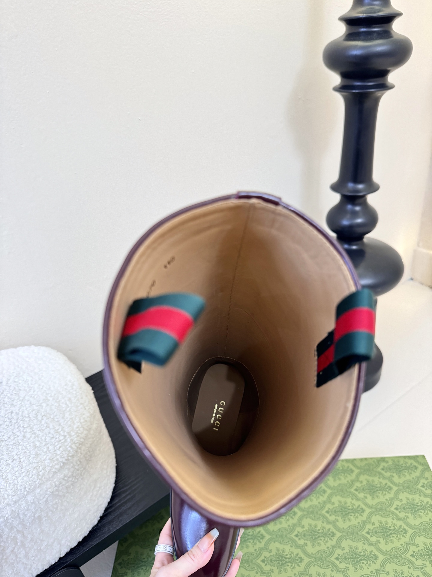 GUCCI古驰秋冬走秀款马术靴 不得不说G家这一季真的太酷了！经典的靴形 细节处无不彰显品牌logo 上