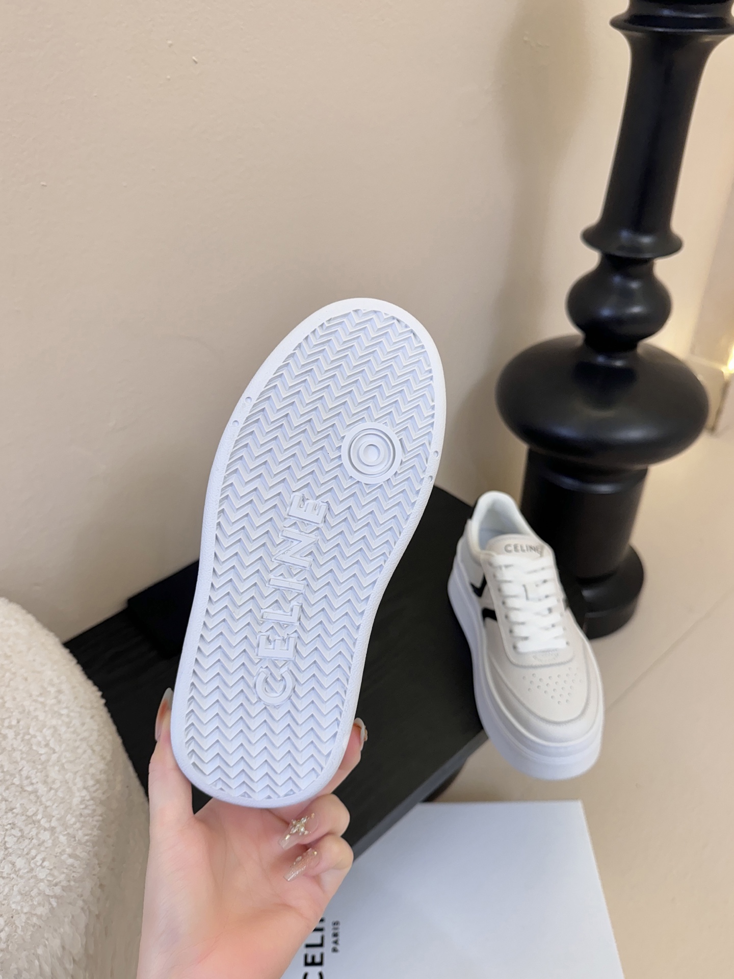CELINE思琳赛琳CELINE RUNNER CR-03运动鞋👟鞋舌和鞋后帮饰有CELINE标志运动鞋