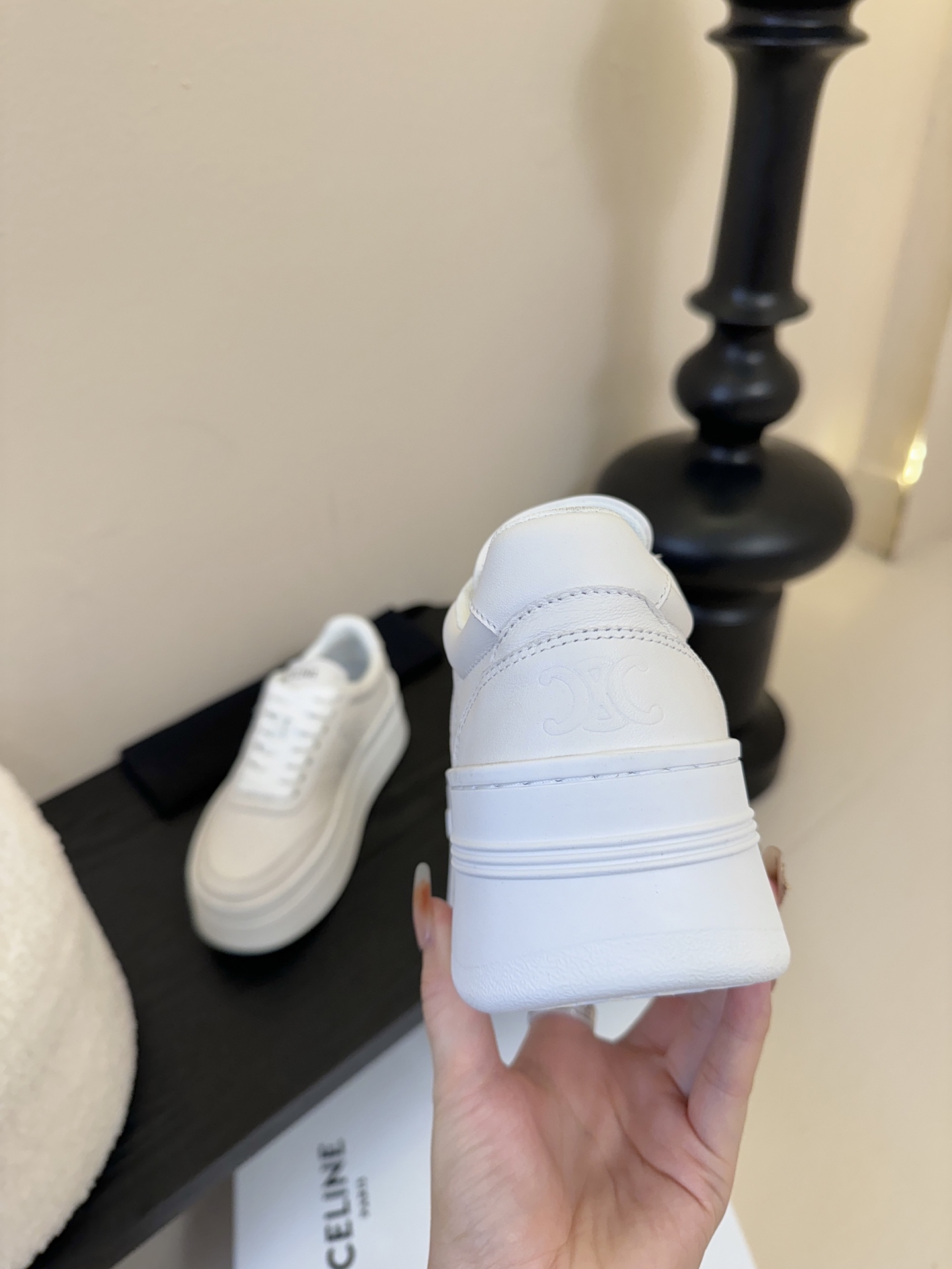 CELINE思琳赛琳CELINE RUNNER CR-03运动鞋👟鞋舌和鞋后帮饰有CELINE标志运动鞋