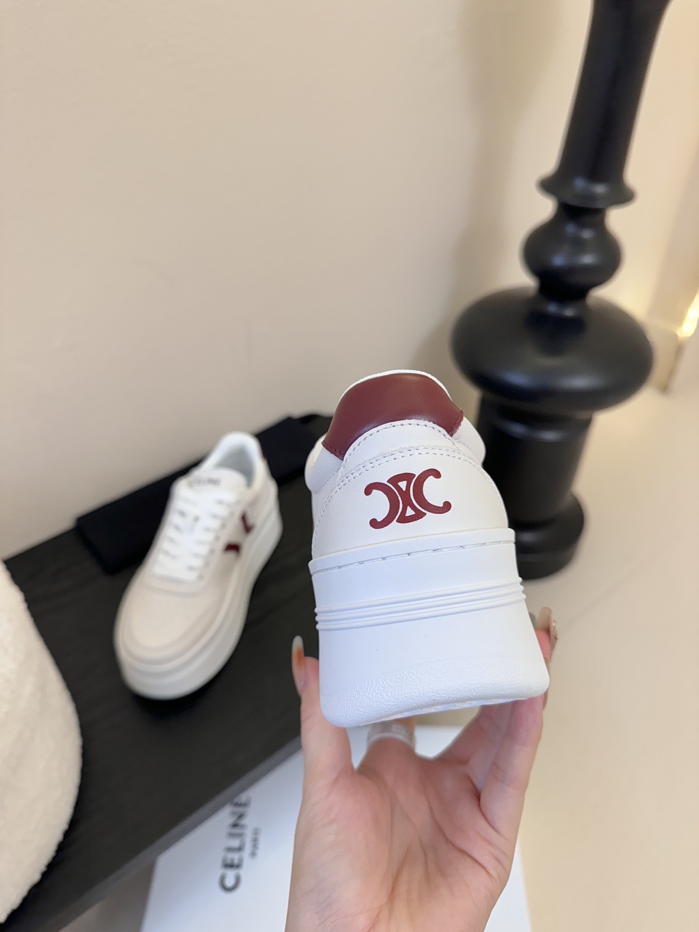 CELINE思琳赛琳CELINE RUNNER CR-03运动鞋👟鞋舌和鞋后帮饰有CELINE标志运动鞋