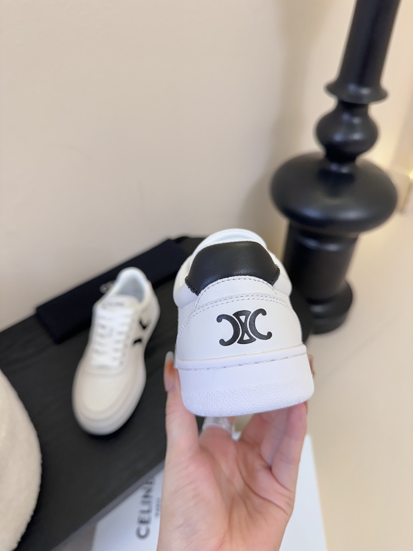 CELINE思琳赛琳CELINE RUNNER CR-03运动鞋👟鞋舌和鞋后帮饰有CELINE标志运动鞋