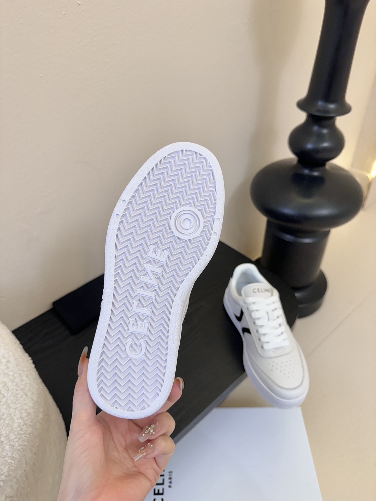 CELINE思琳赛琳CELINE RUNNER CR-03运动鞋👟鞋舌和鞋后帮饰有CELINE标志运动鞋