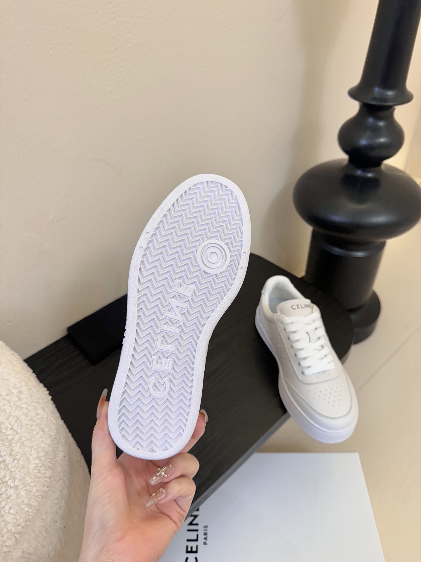CELINE思琳赛琳CELINE RUNNER CR-03运动鞋👟鞋舌和鞋后帮饰有CELINE标志运动鞋