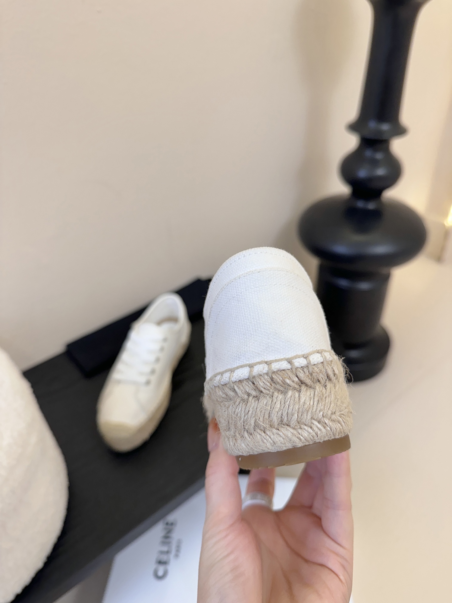 CELINE思琳赛琳CELINE RUNNER CR-03运动鞋👟鞋舌和鞋后帮饰有CELINE标志运动鞋
