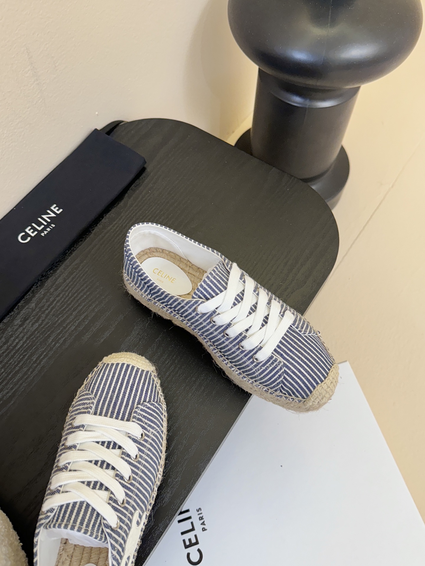 CELINE思琳赛琳CELINE RUNNER CR-03运动鞋👟鞋舌和鞋后帮饰有CELINE标志运动鞋