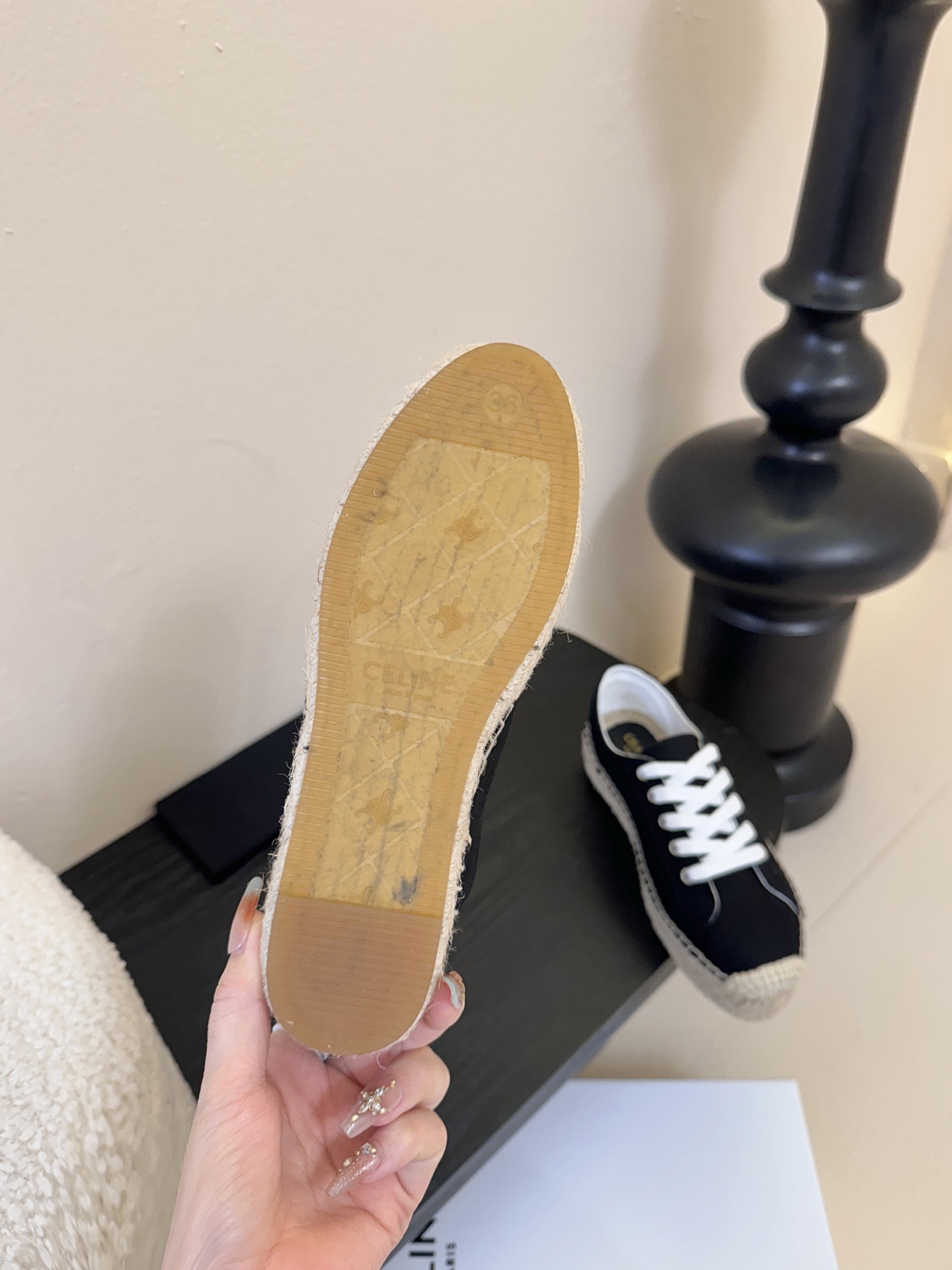 CELINE思琳赛琳CELINE RUNNER CR-03运动鞋👟鞋舌和鞋后帮饰有CELINE标志运动鞋