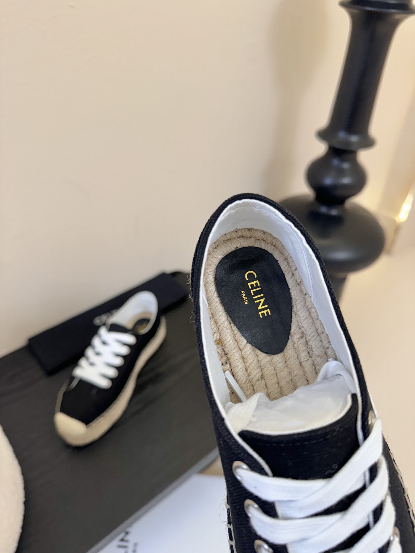 CELINE思琳赛琳CELINE RUNNER CR-03运动鞋👟鞋舌和鞋后帮饰有CELINE标志运动鞋